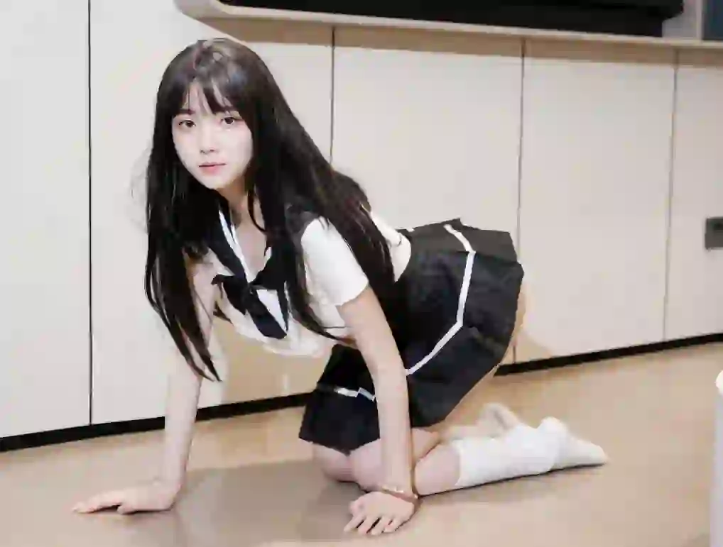 长发美女 jk穿搭 居家 可爱女孩 丝袜 白色丝袜