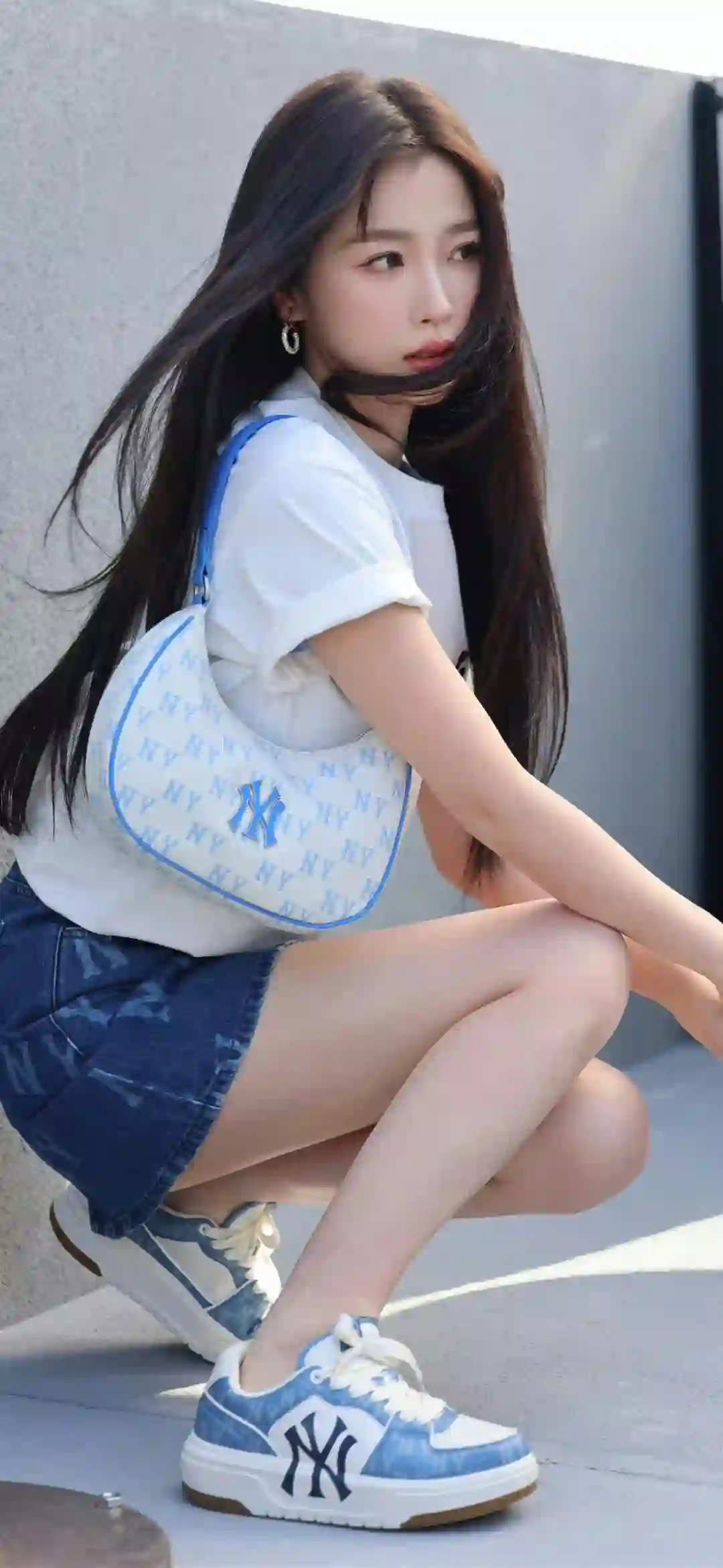 美女明星  虞书欣 运动装 长发美女 