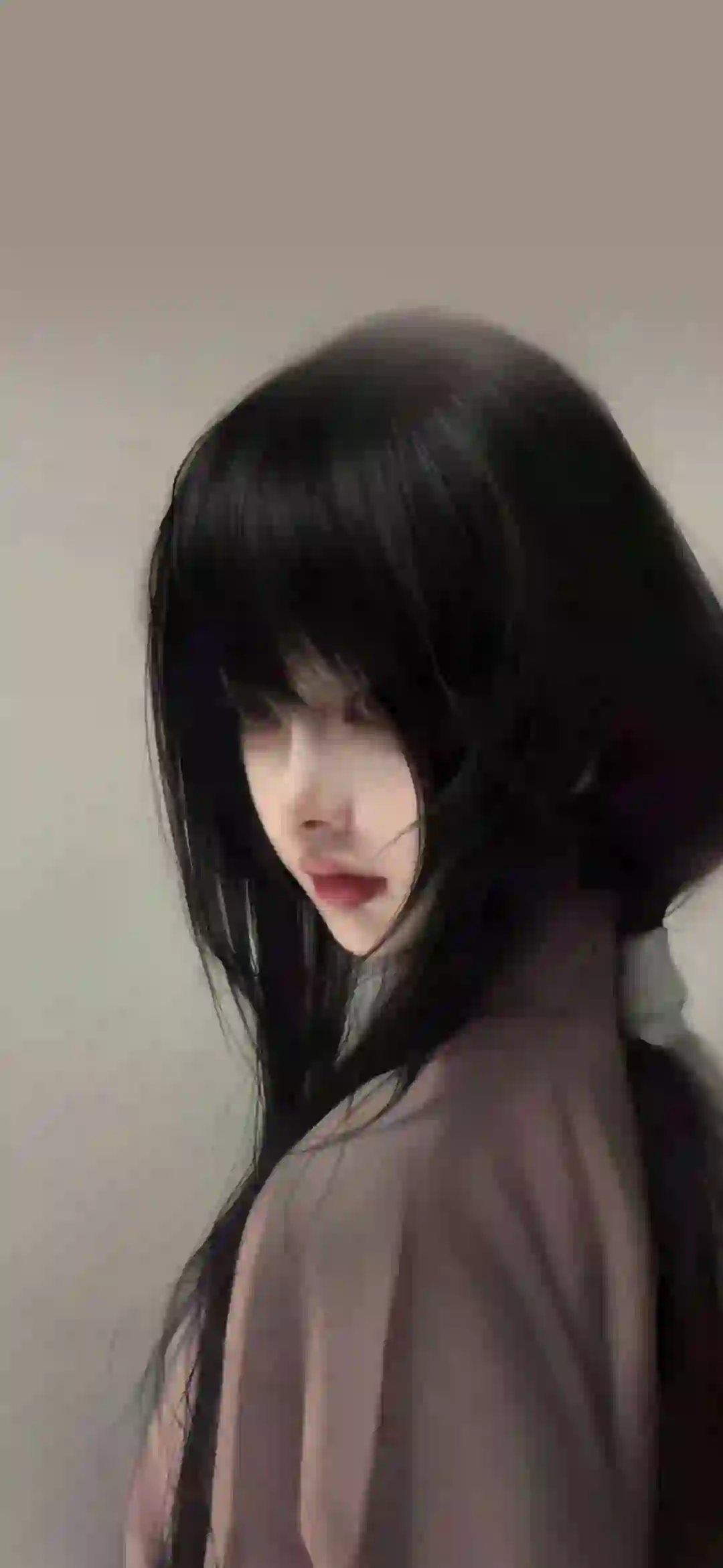 长发清纯美女 侧颜