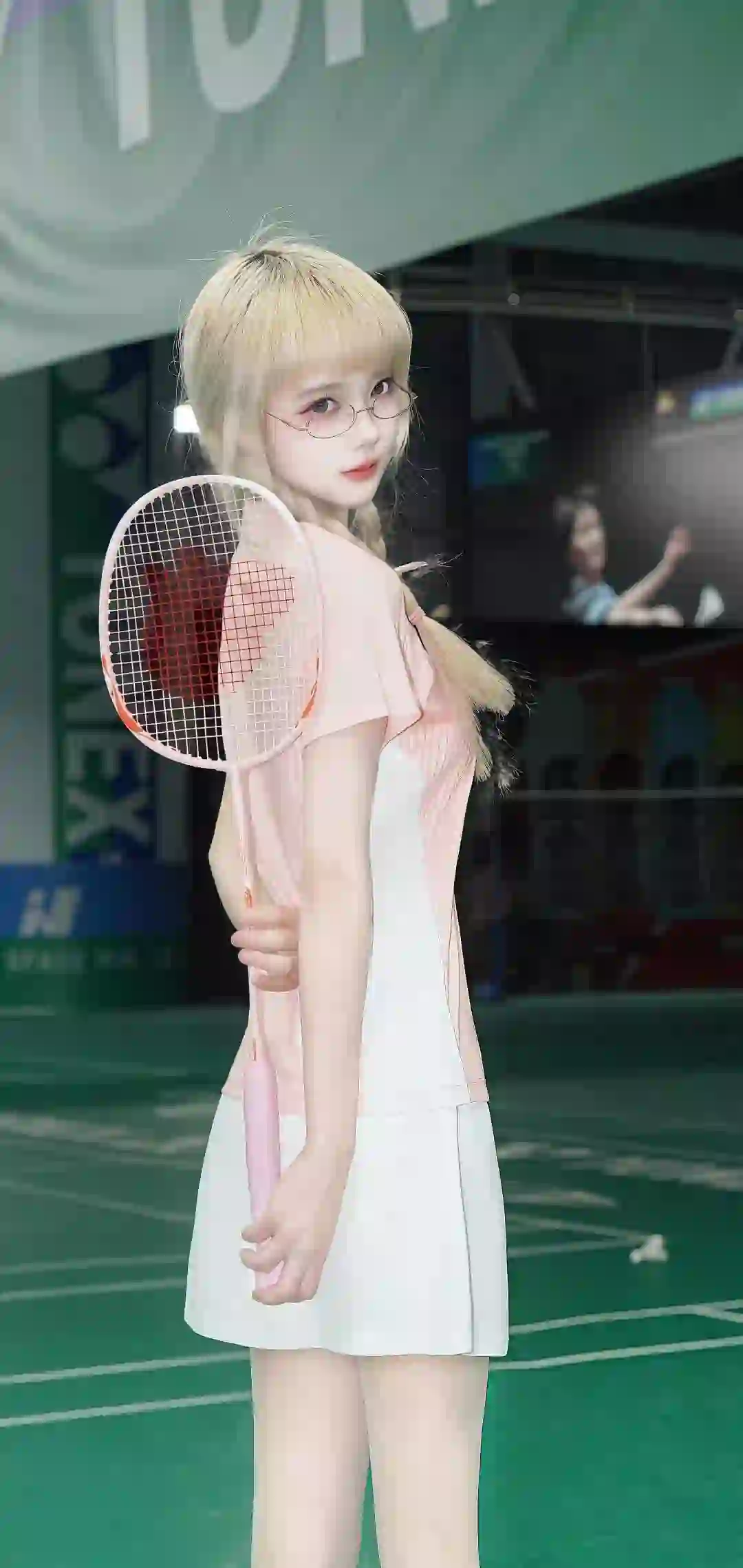 羽毛球 长发清纯美女 运动