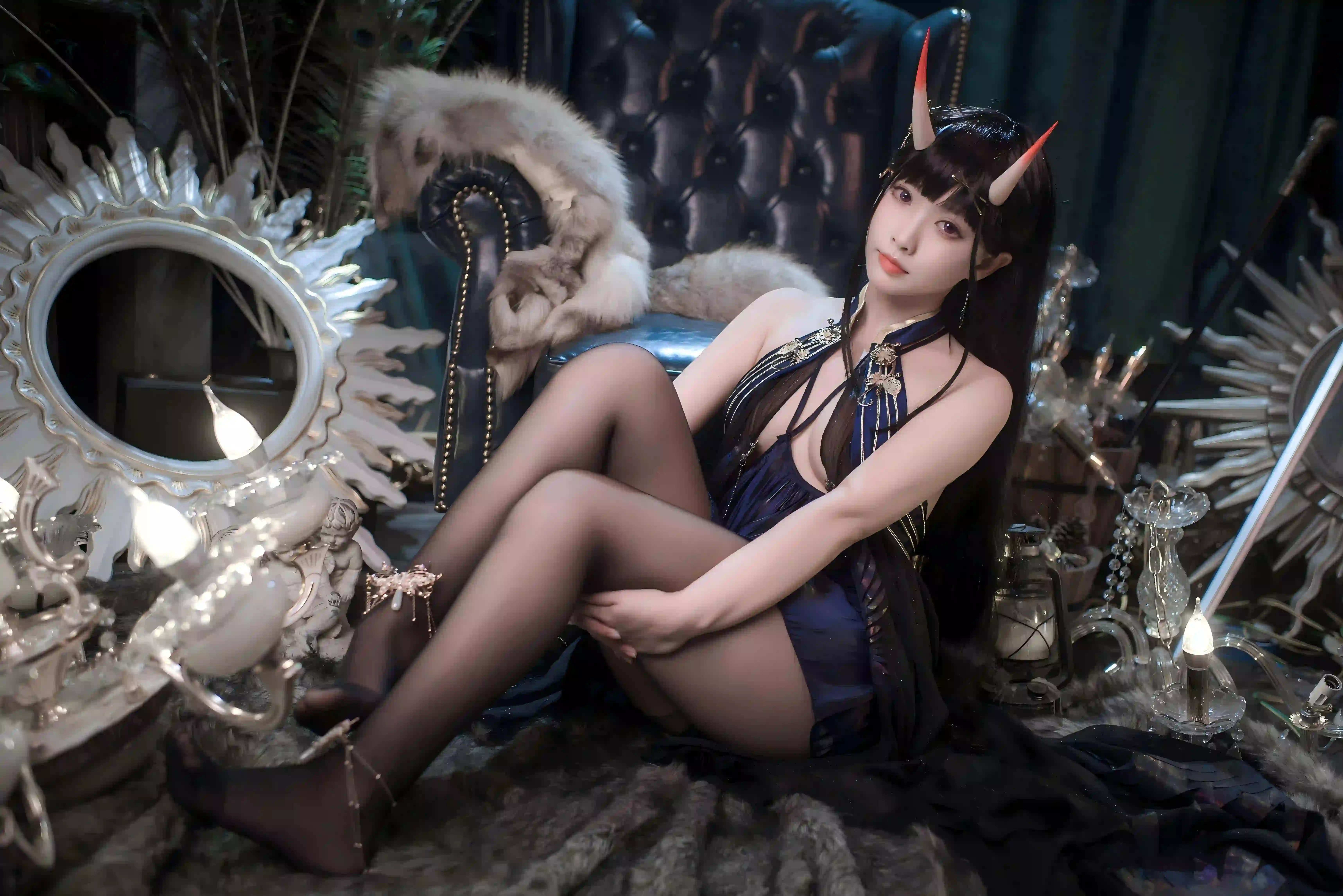 长发美女 长腿 黑丝 恶魔角装饰 丝袜 黑色丝袜