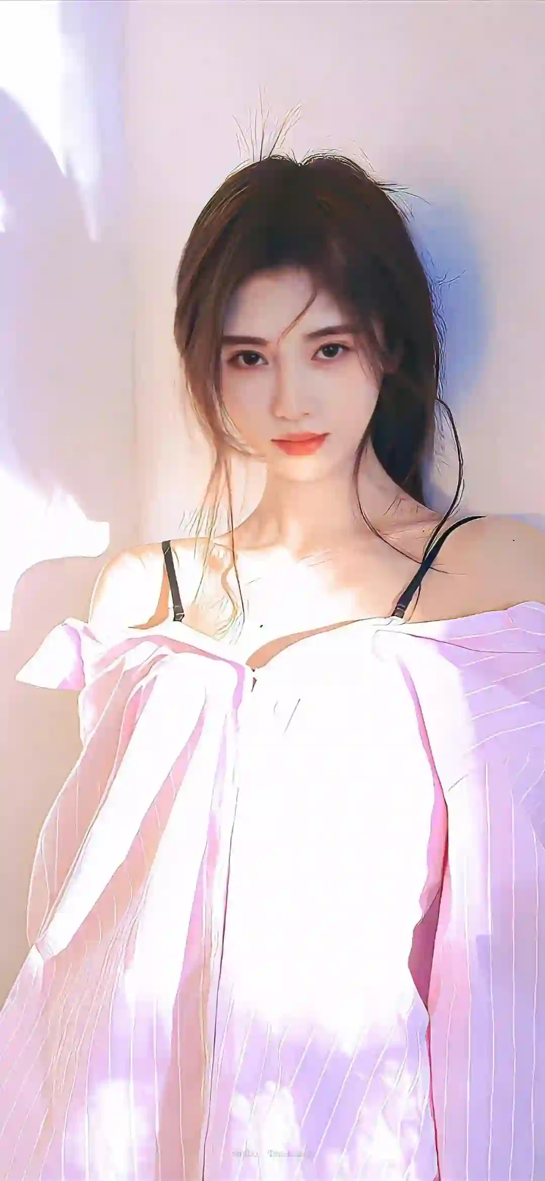 女孩 粉色外套 唯美 光线 艺术
