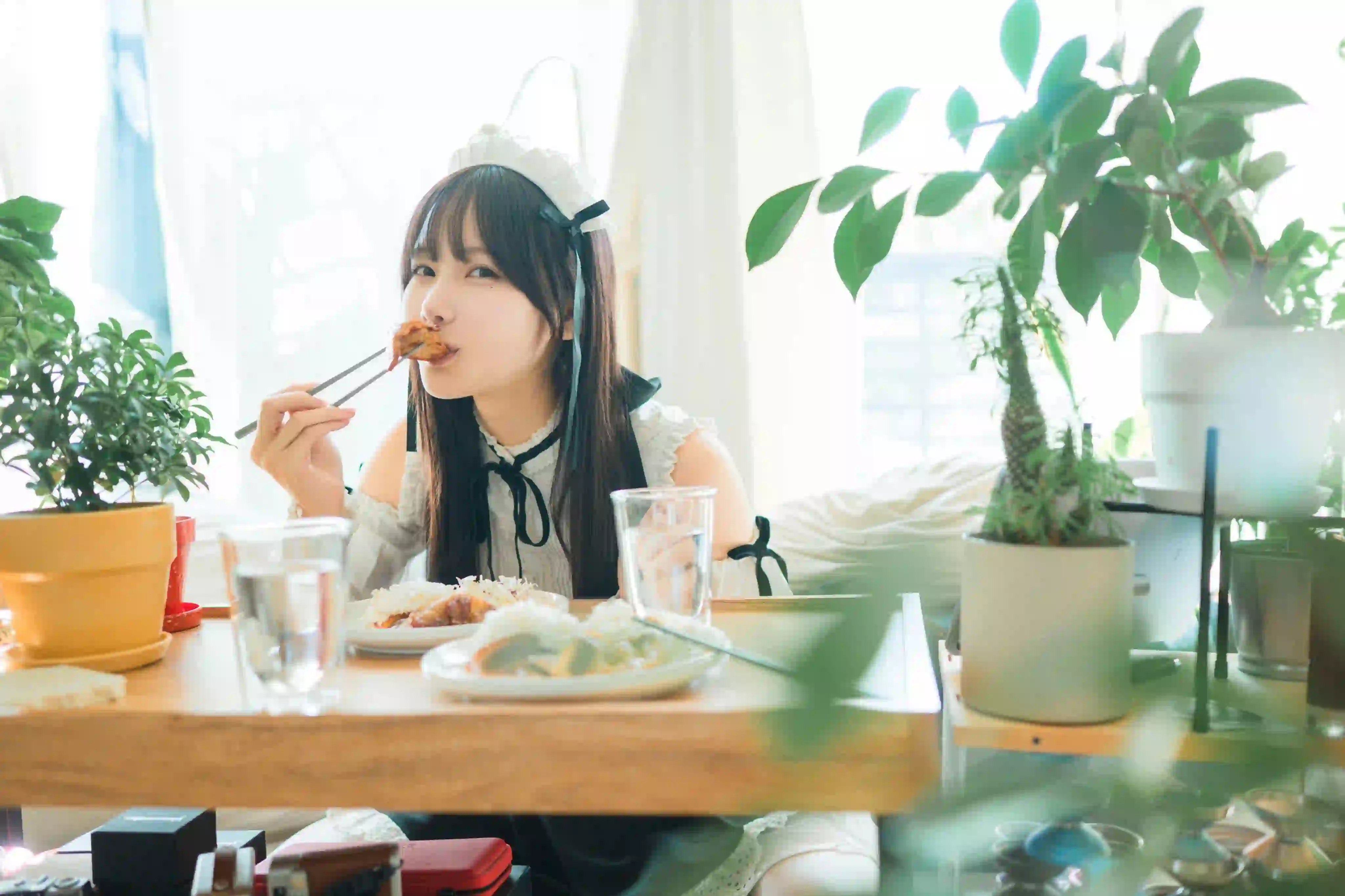 长发美女 女仆穿搭 美食