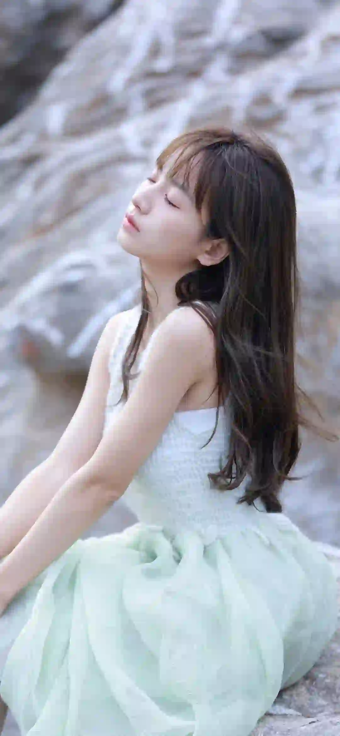 长发清纯美女 唯美 薄荷绿裙子 户外