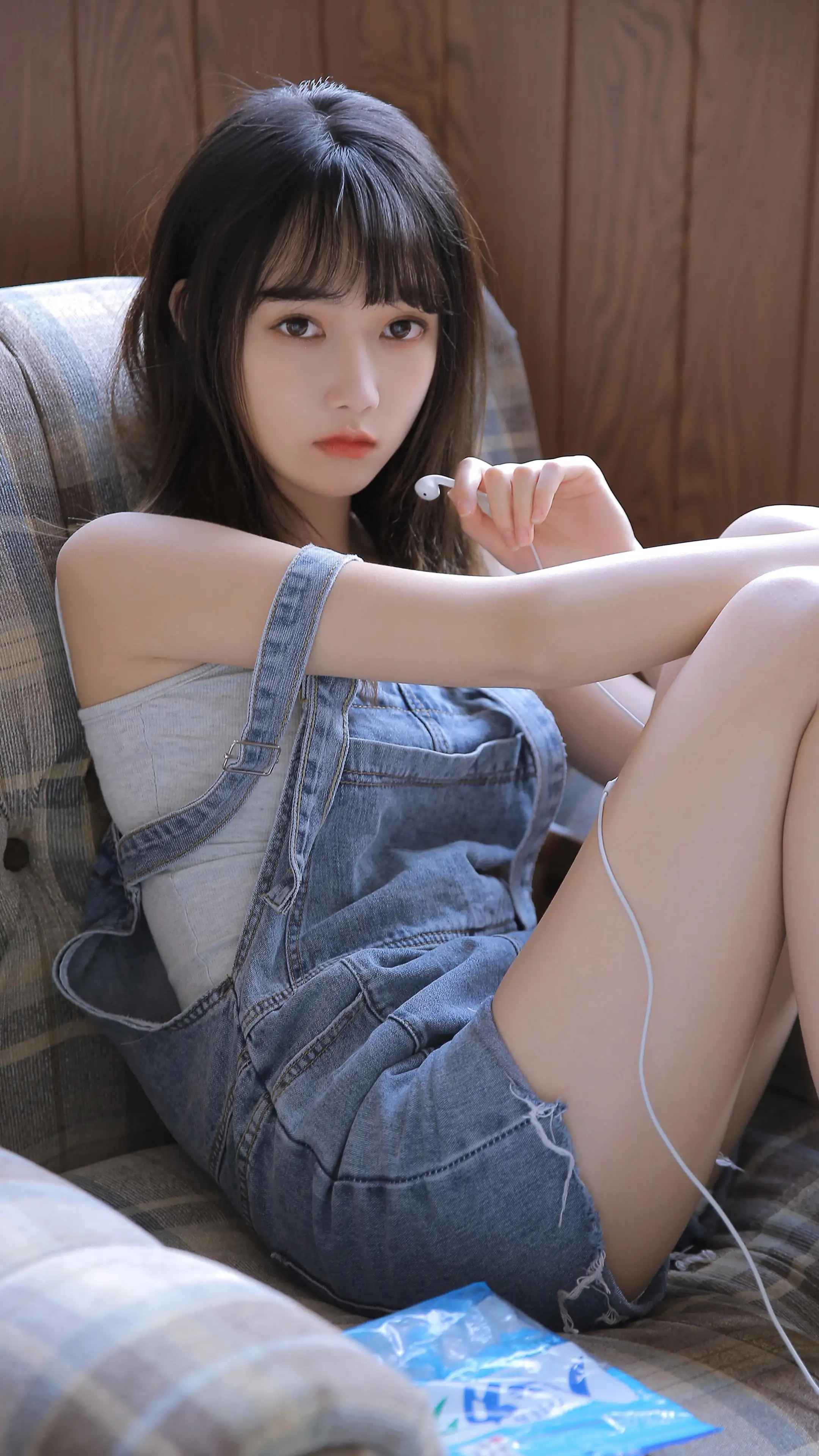 背带牛仔裤美女宋昕冉 居家写真4k