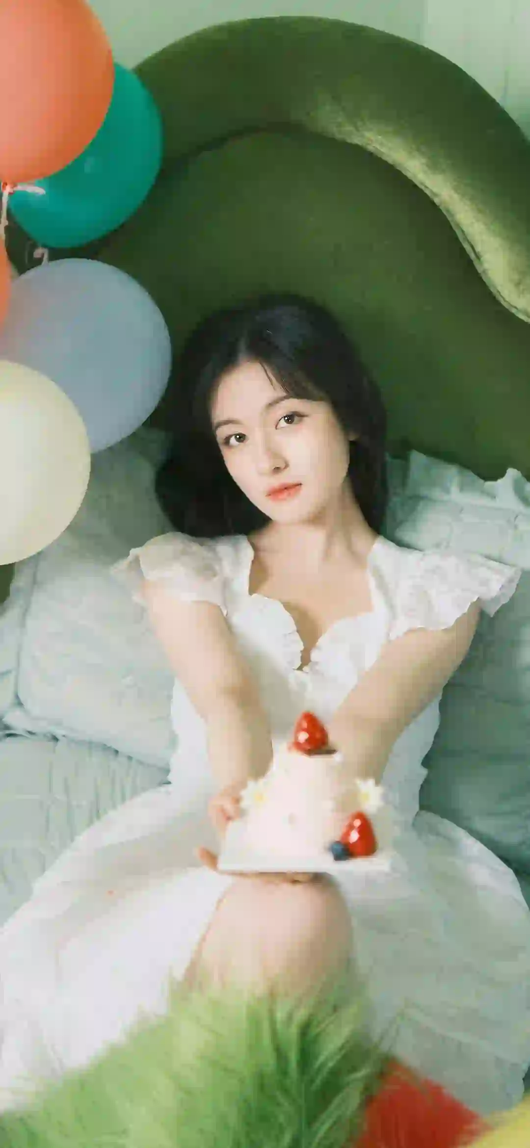 蛋糕 甜点 清纯美女 白色裙子 写真 气球