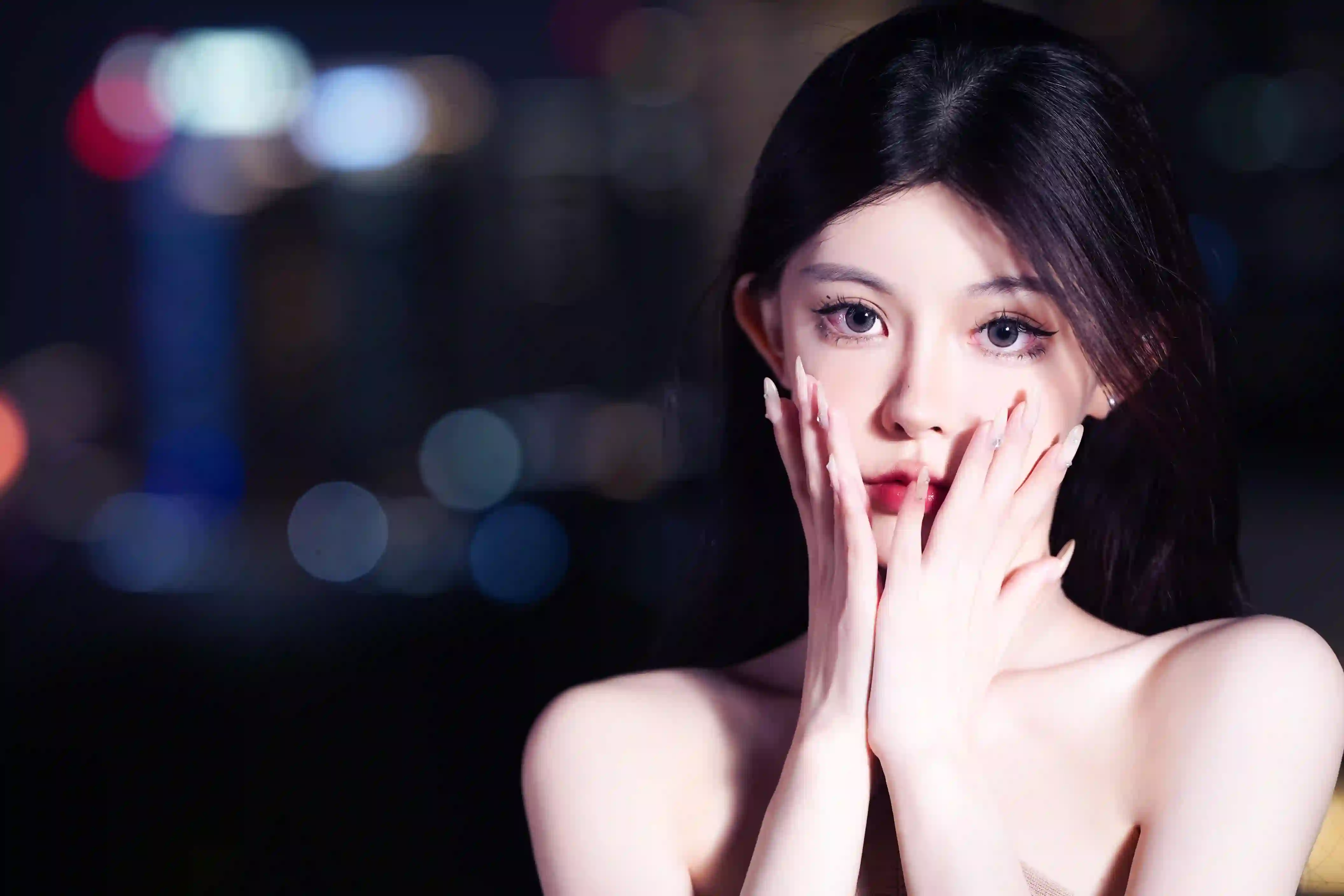 长发美女 性感  个性穿搭 户外
