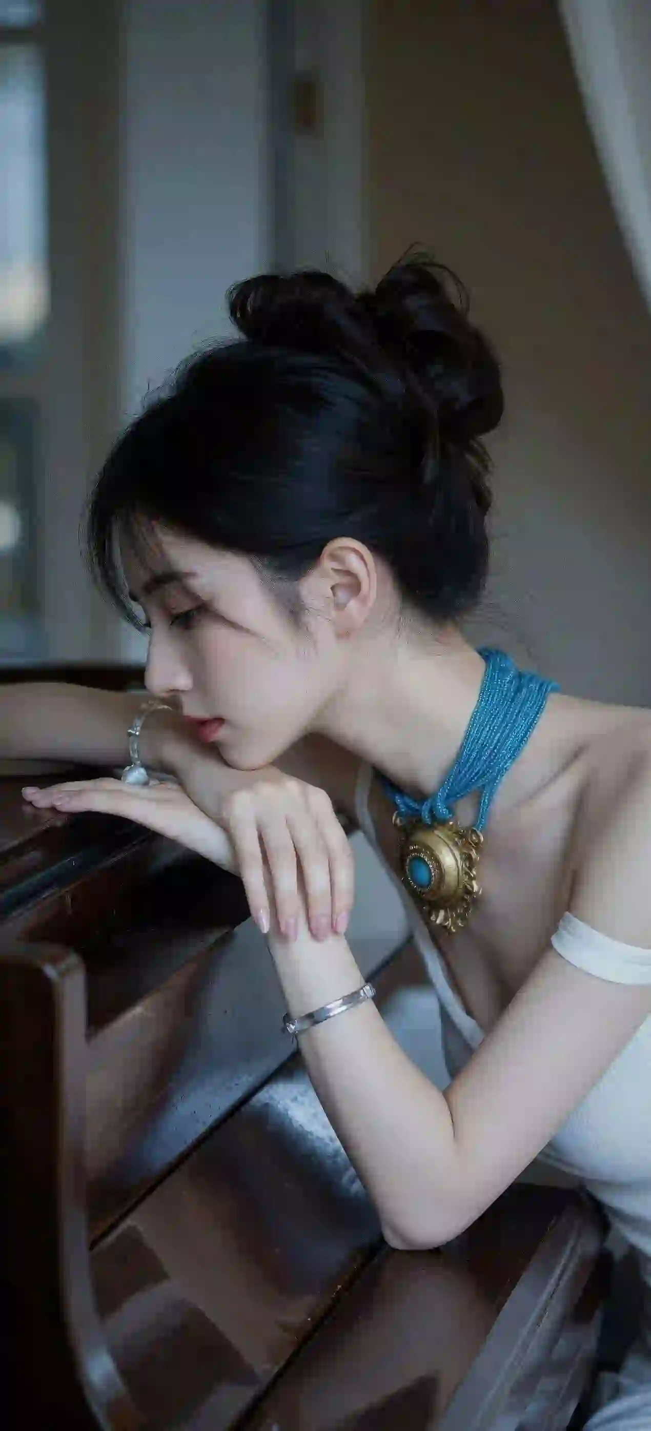 侧脸 长发美女 性感美女 唯美