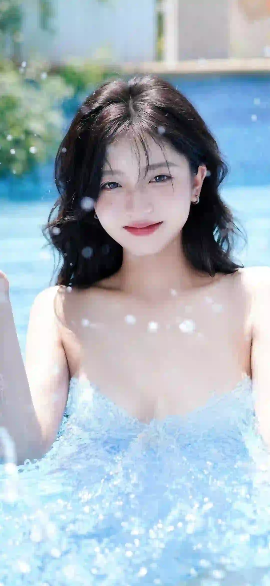 长发美女 性感美女 抹胸 泳池美女