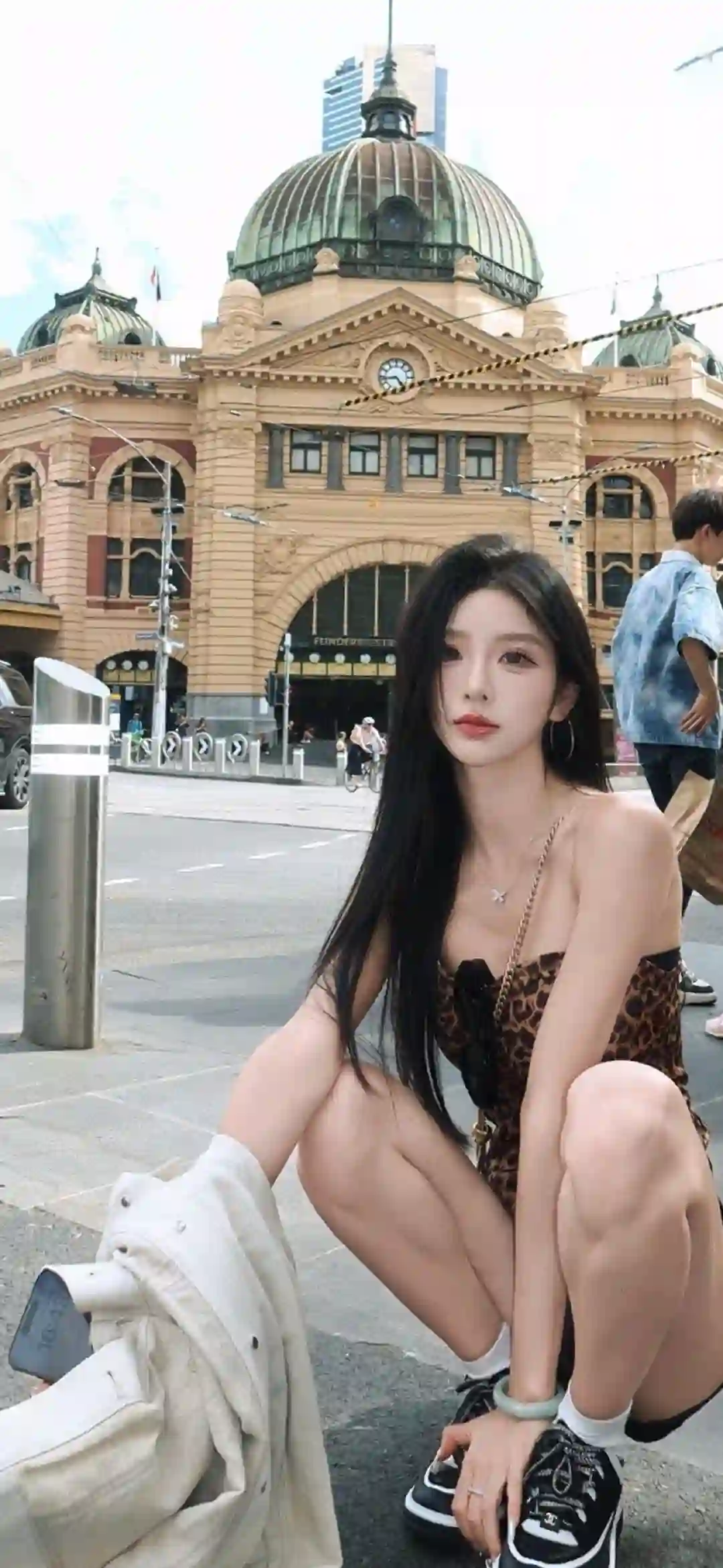 美女 古建筑 长发美女 抹胸穿搭 性感
