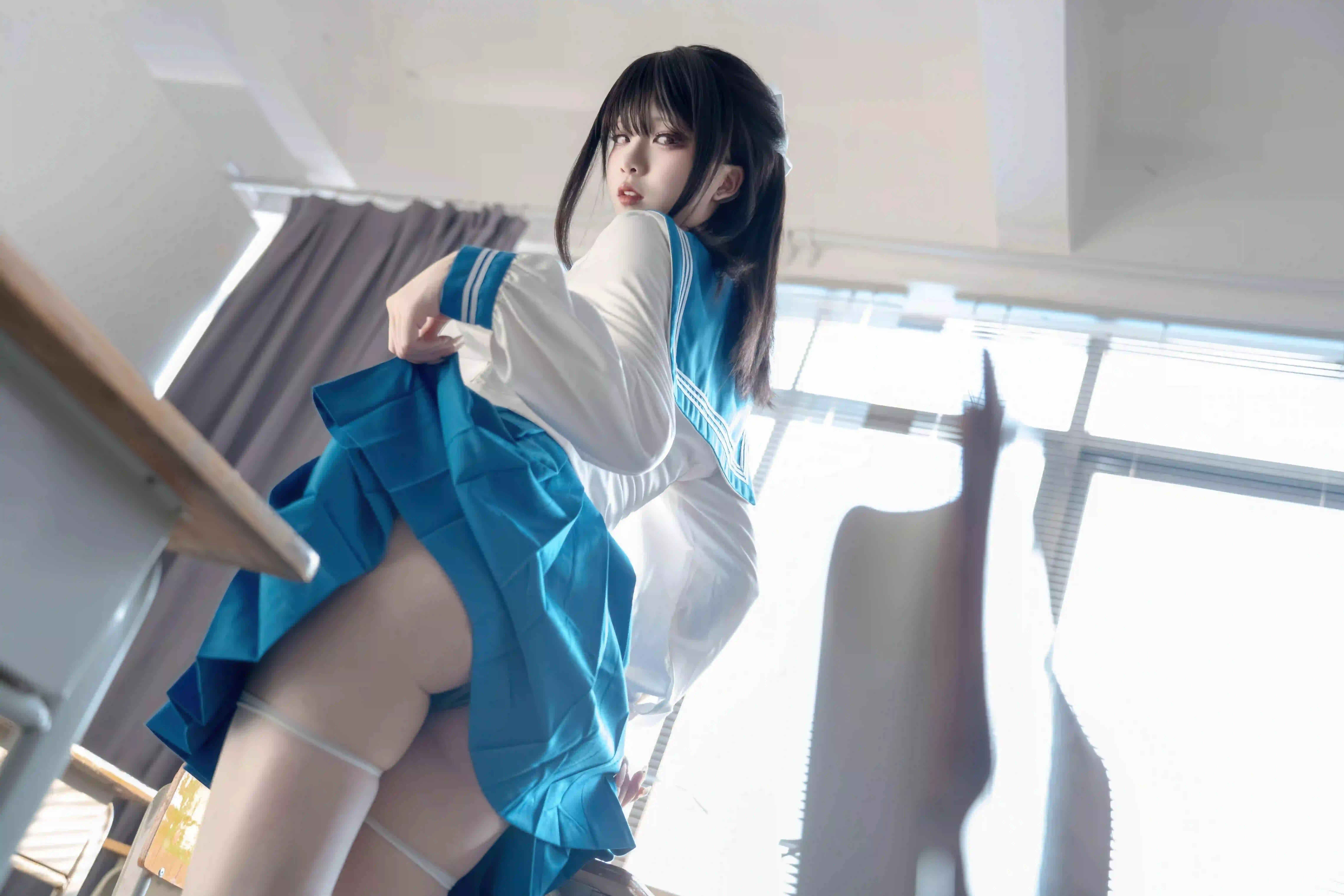 长发性感美女 白色丝袜 兔耳朵 jk穿搭 蓝色裙子