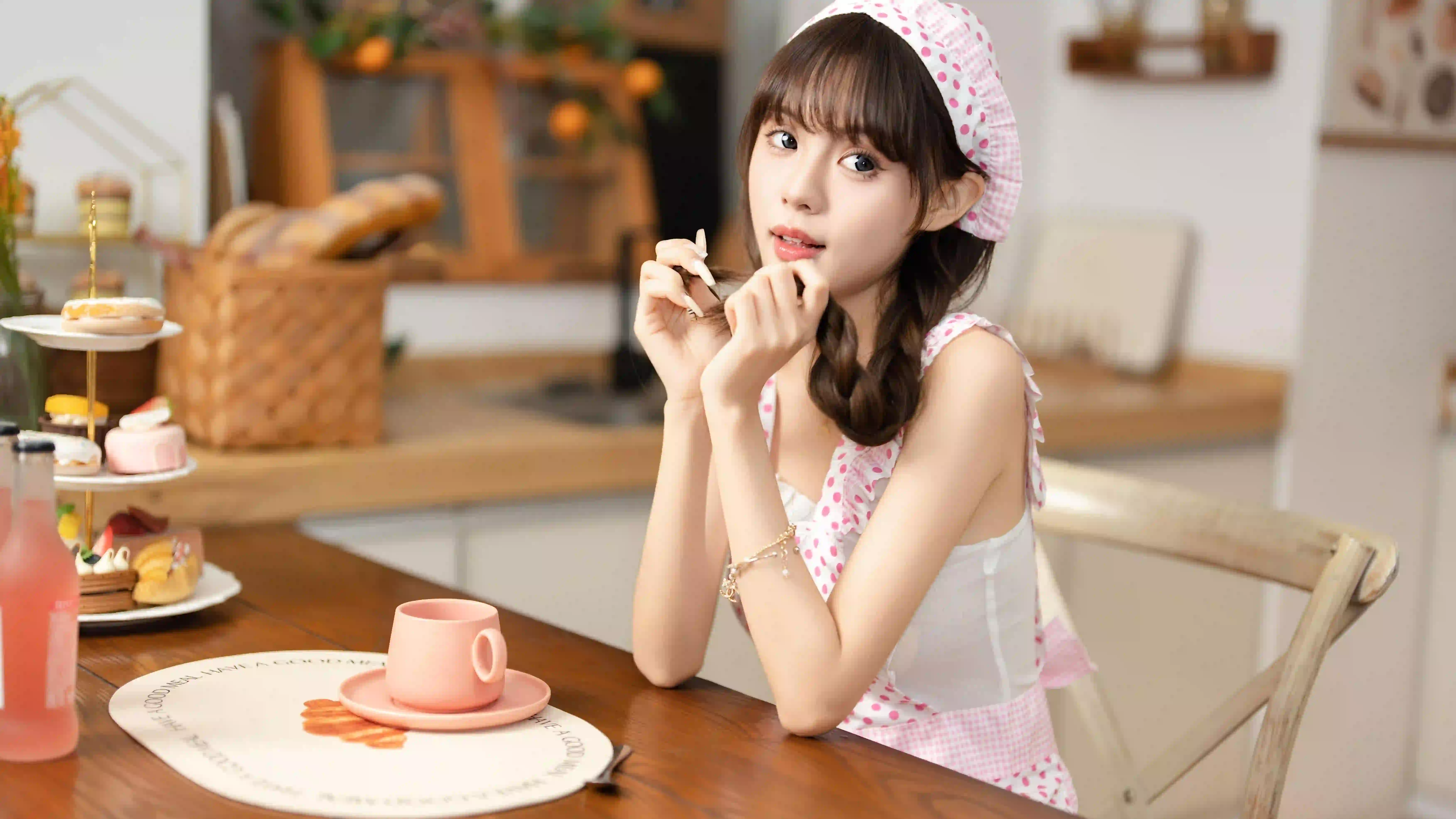可爱 甜美女孩 小厨娘 双马尾女孩 咖啡