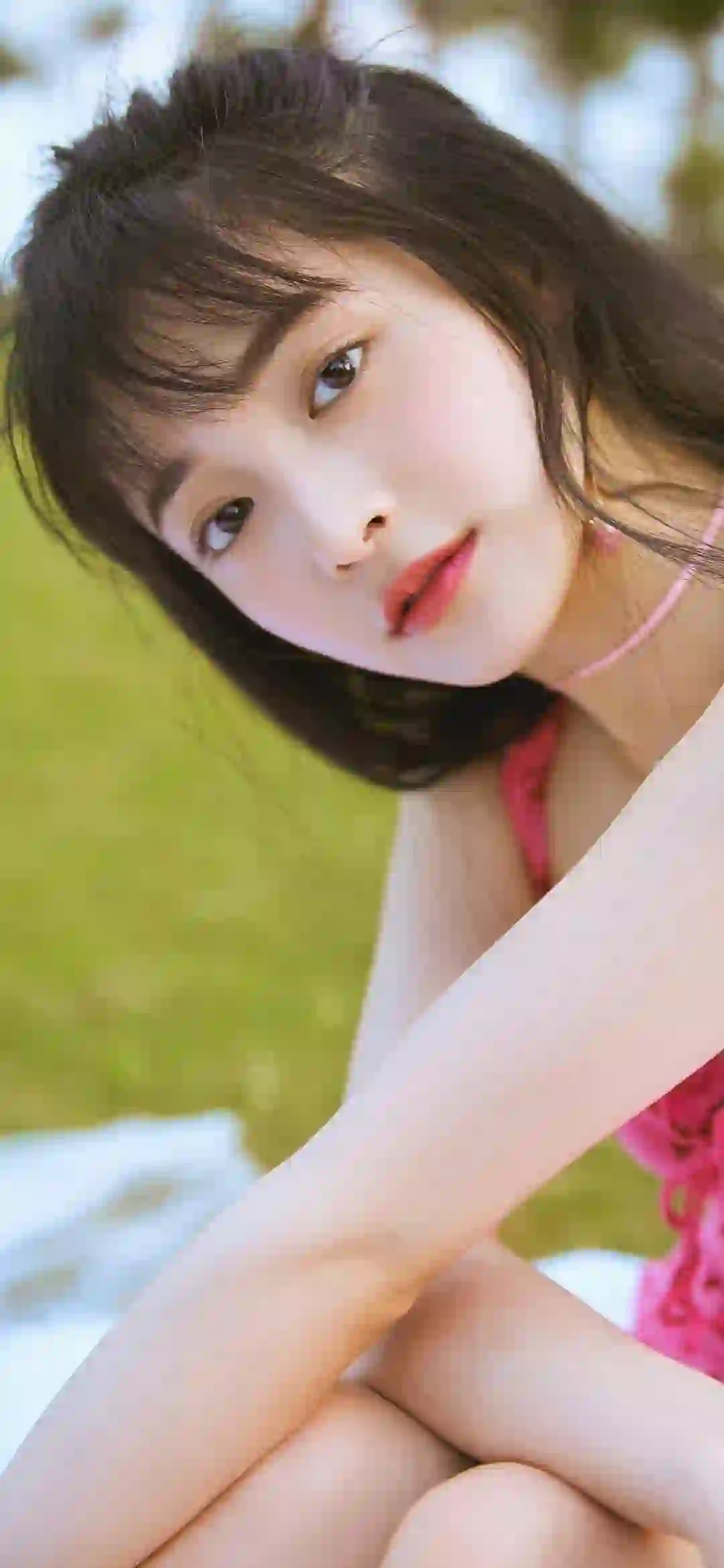 可爱美女 户外写真 粉红色衣服