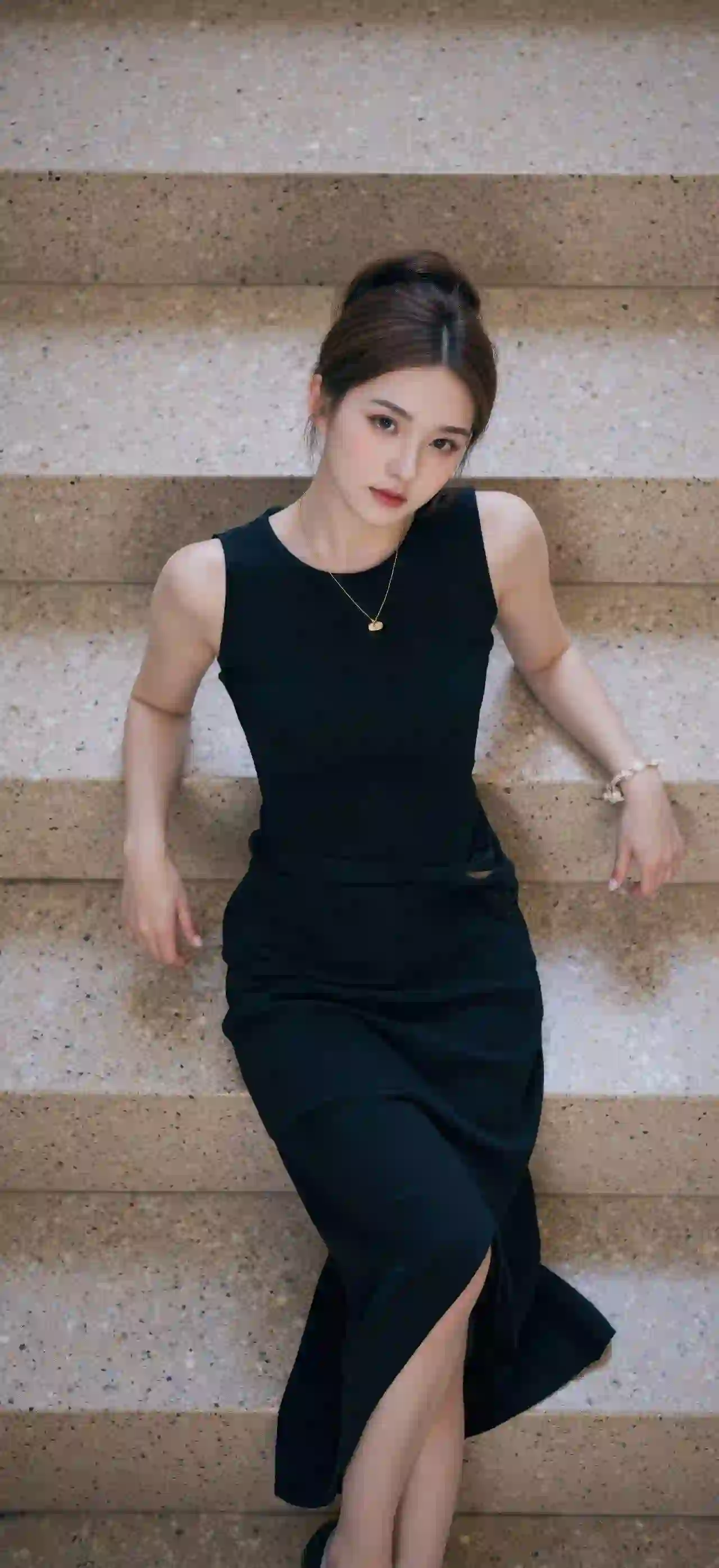 美女 长发美女 性感 黑色裙子