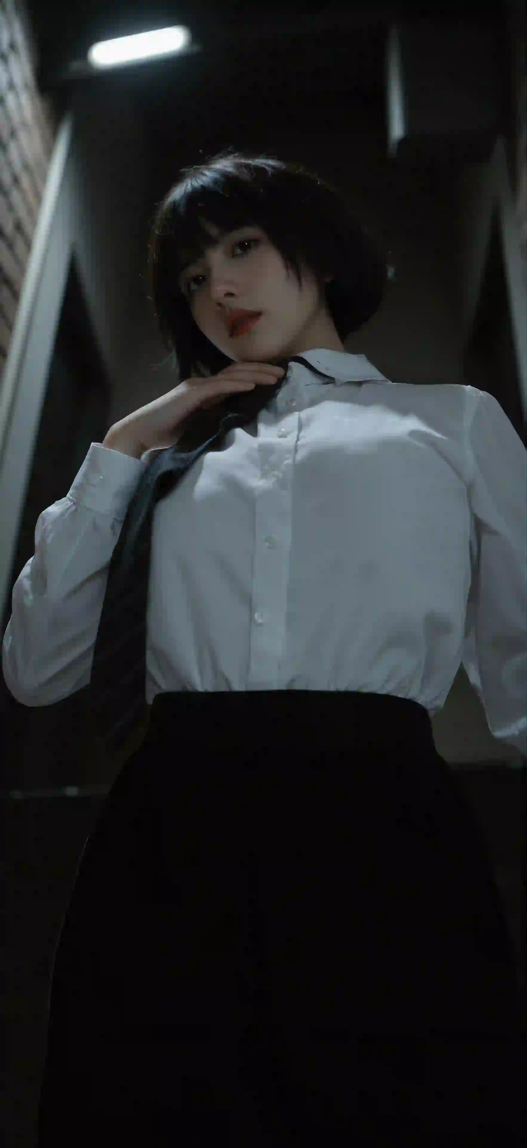 短发 白色衬衫 美女 职业装