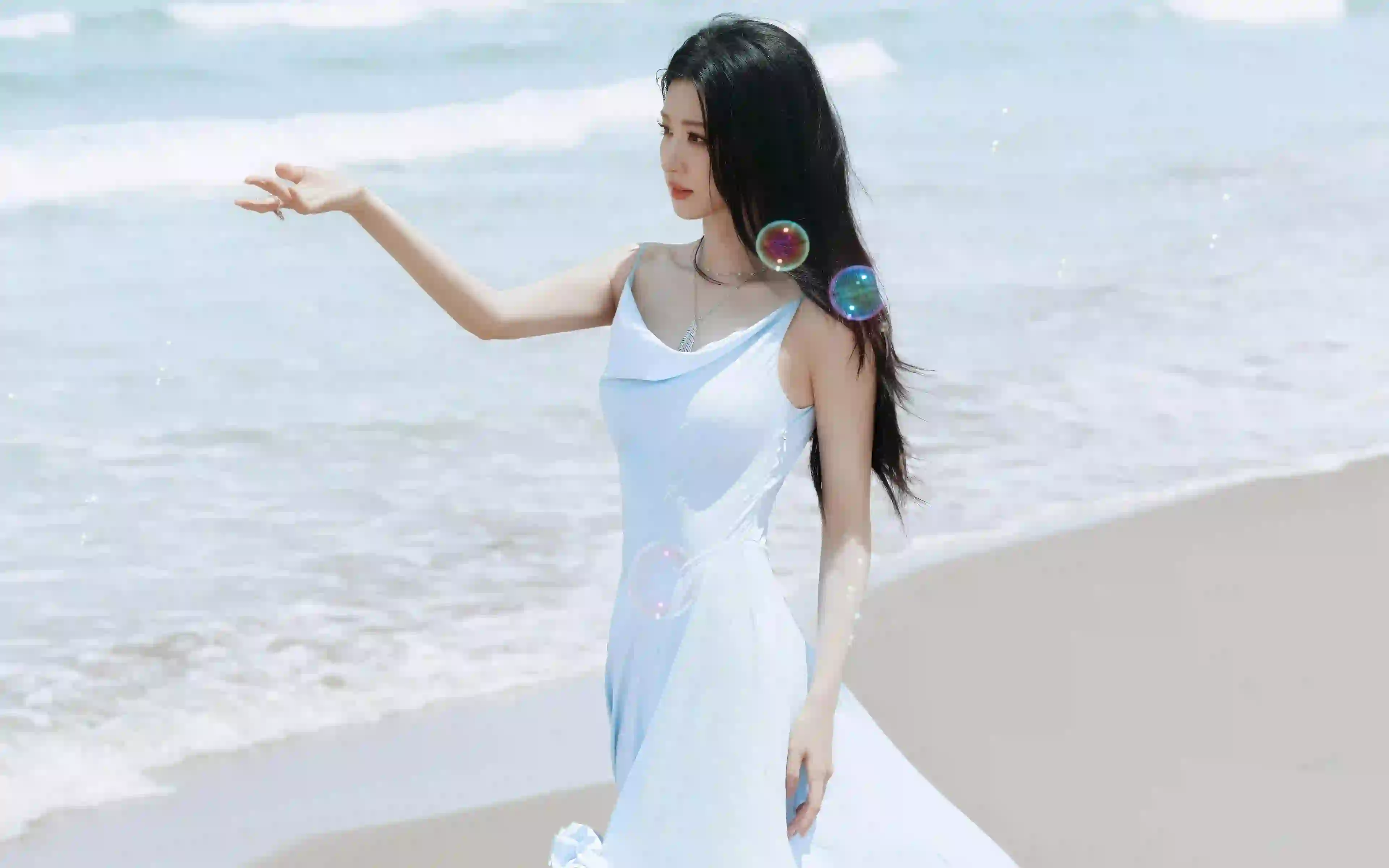 海边海滩美女 王楚然 蓝色裙子 4K壁纸 3
