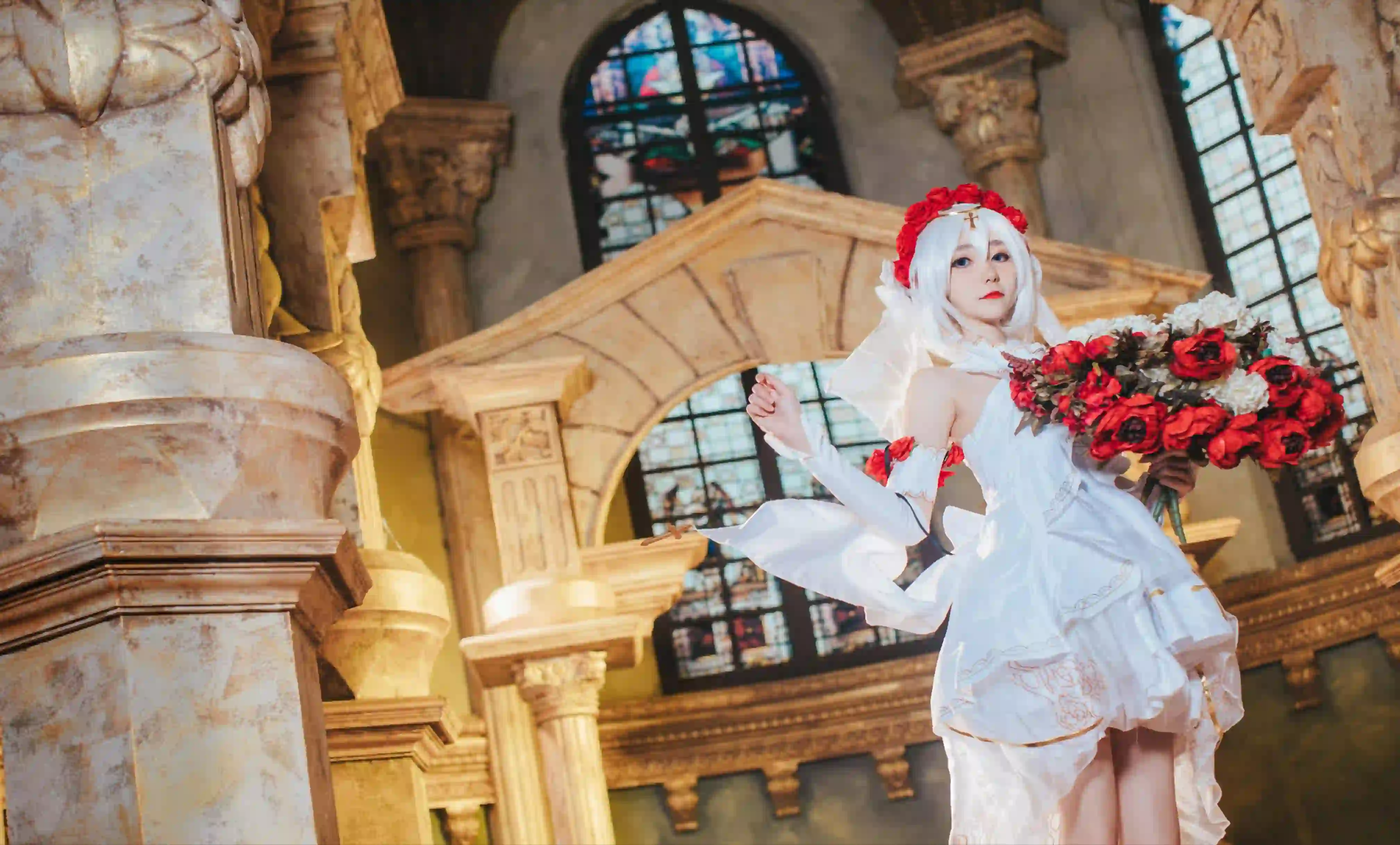 长发美女 白色长发 Coser 白裙少女 古典建筑 红色玫瑰