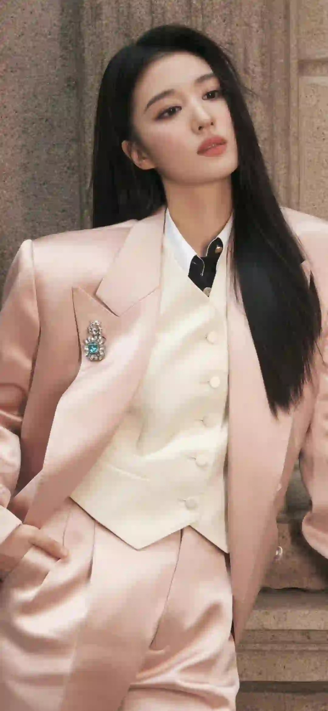 长发美女 西装 王楚然