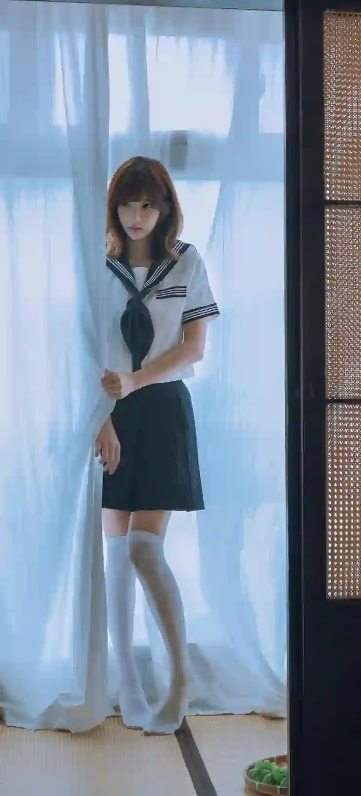 水手服 校服少女 窗边光影 榻榻米 日式风格 唯美人像 青春写真