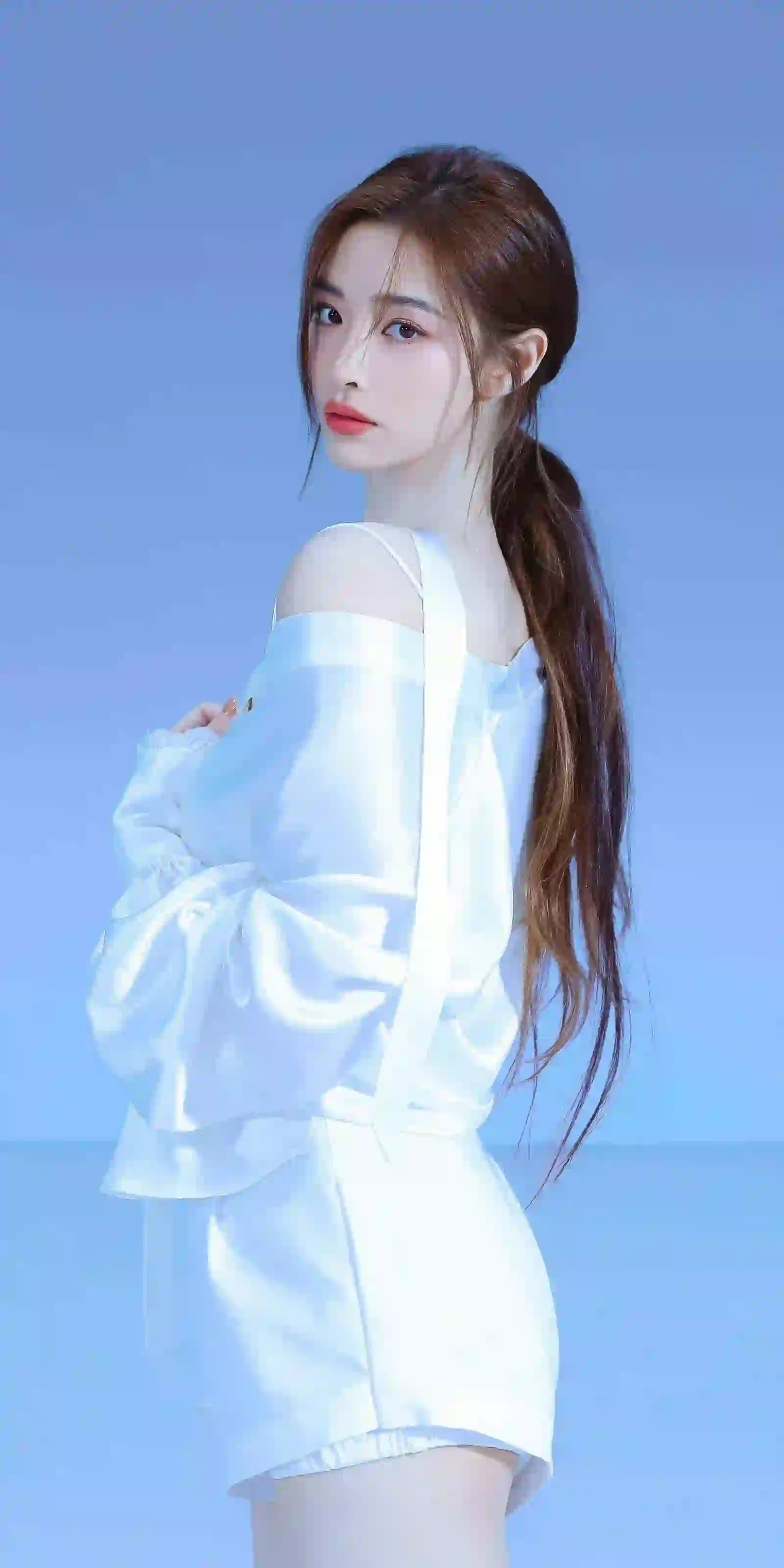 长发清纯美女 白色衣服 