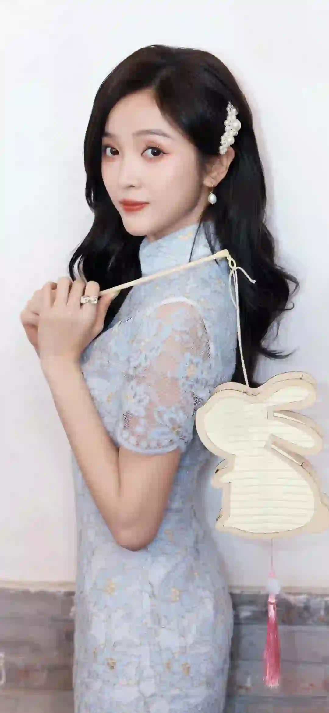 明星壁纸 吴宣仪 长发美女 可爱