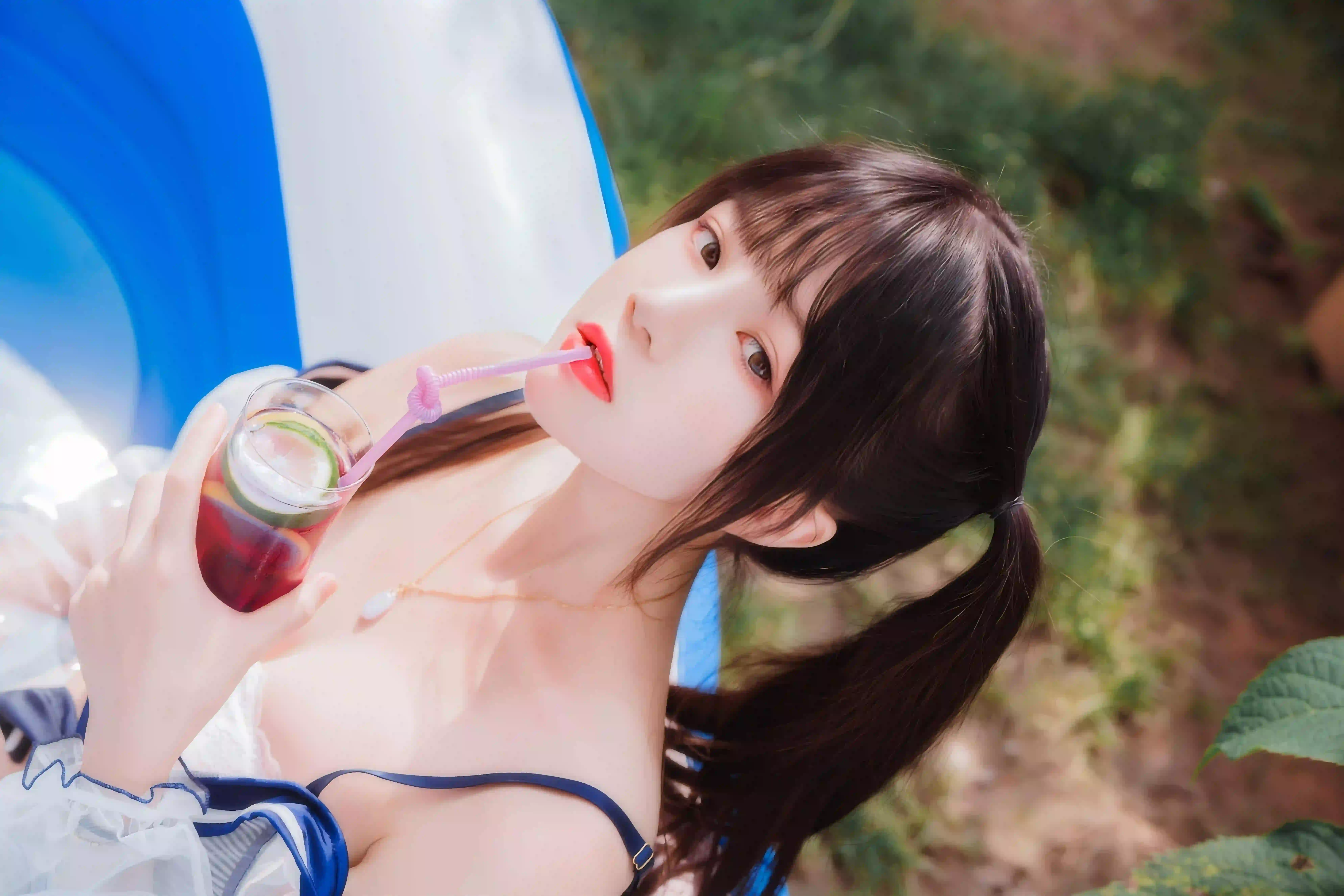 夏日吊带 吊带美女 性感美女 双马尾女孩 户外写真 可乐