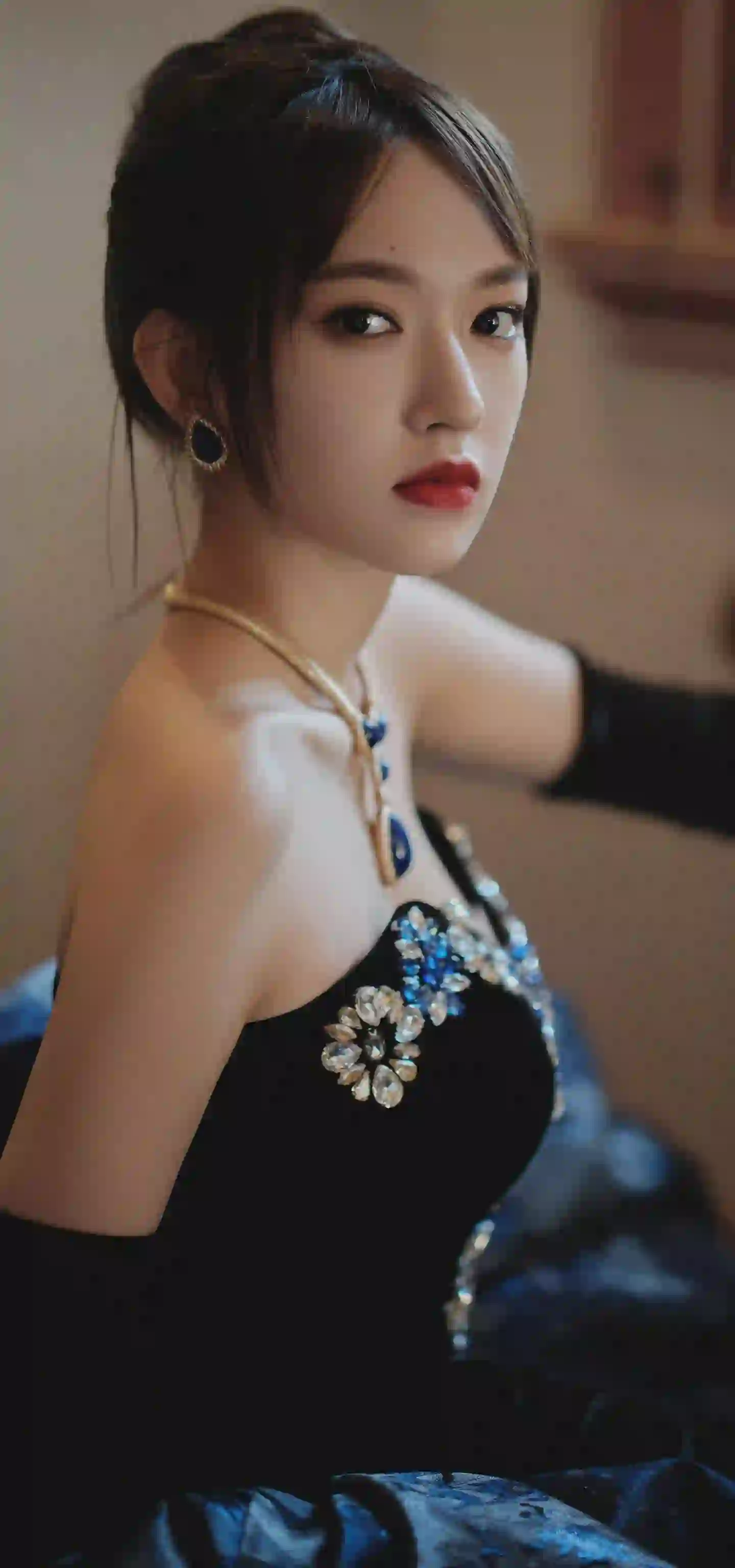 陈潇 长发美女 黑色长裙美女 性感