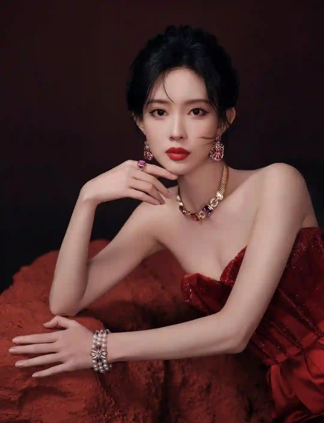 孟子义 红裙抹胸 晚礼服 写真 长发美女