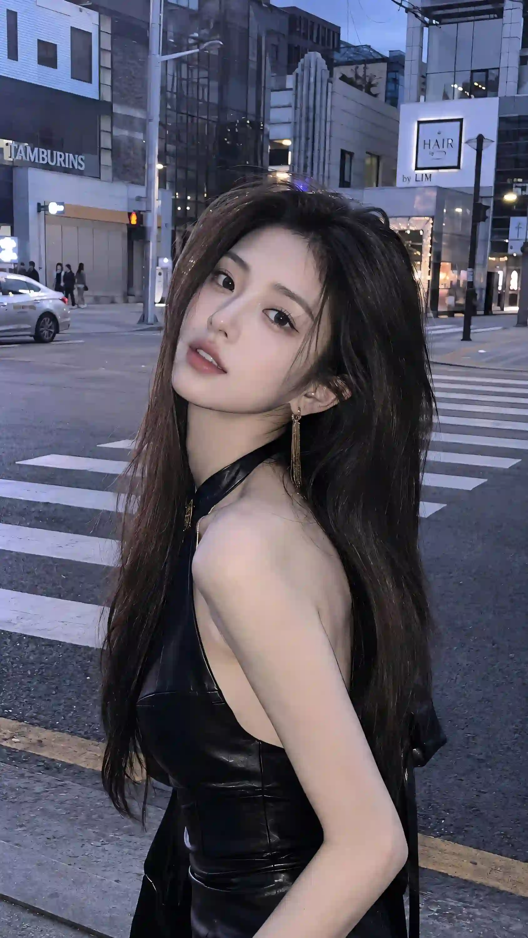 长发美女 黑色皮衣 街道 御姐 性感