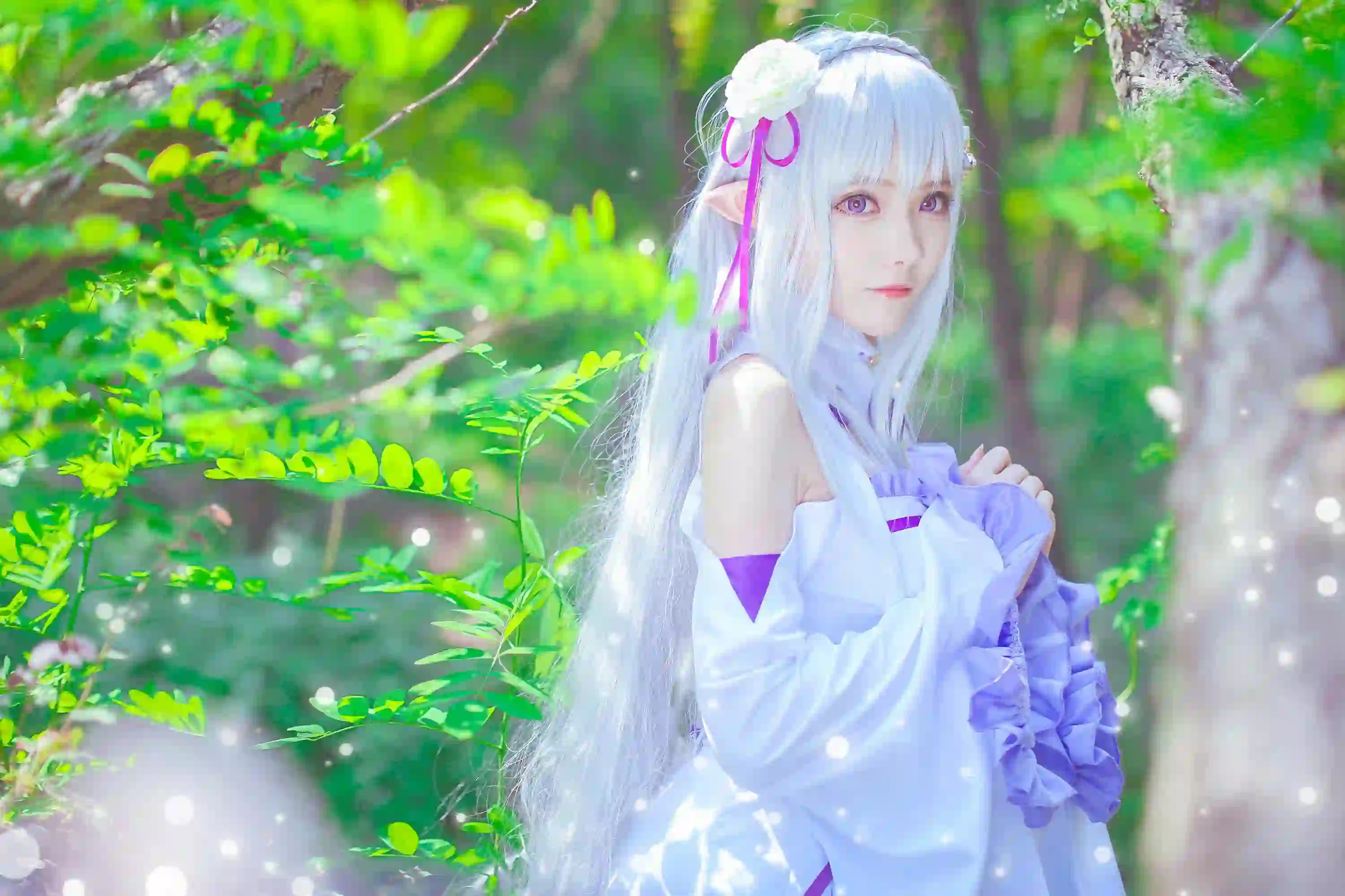 长发美女 紫色 户外 自然 白色长裙