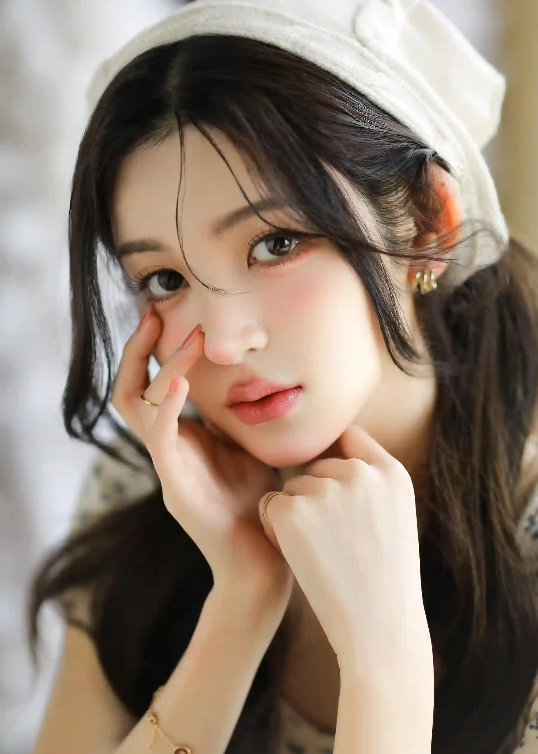 可爱女孩 长发女孩 白色帽子 