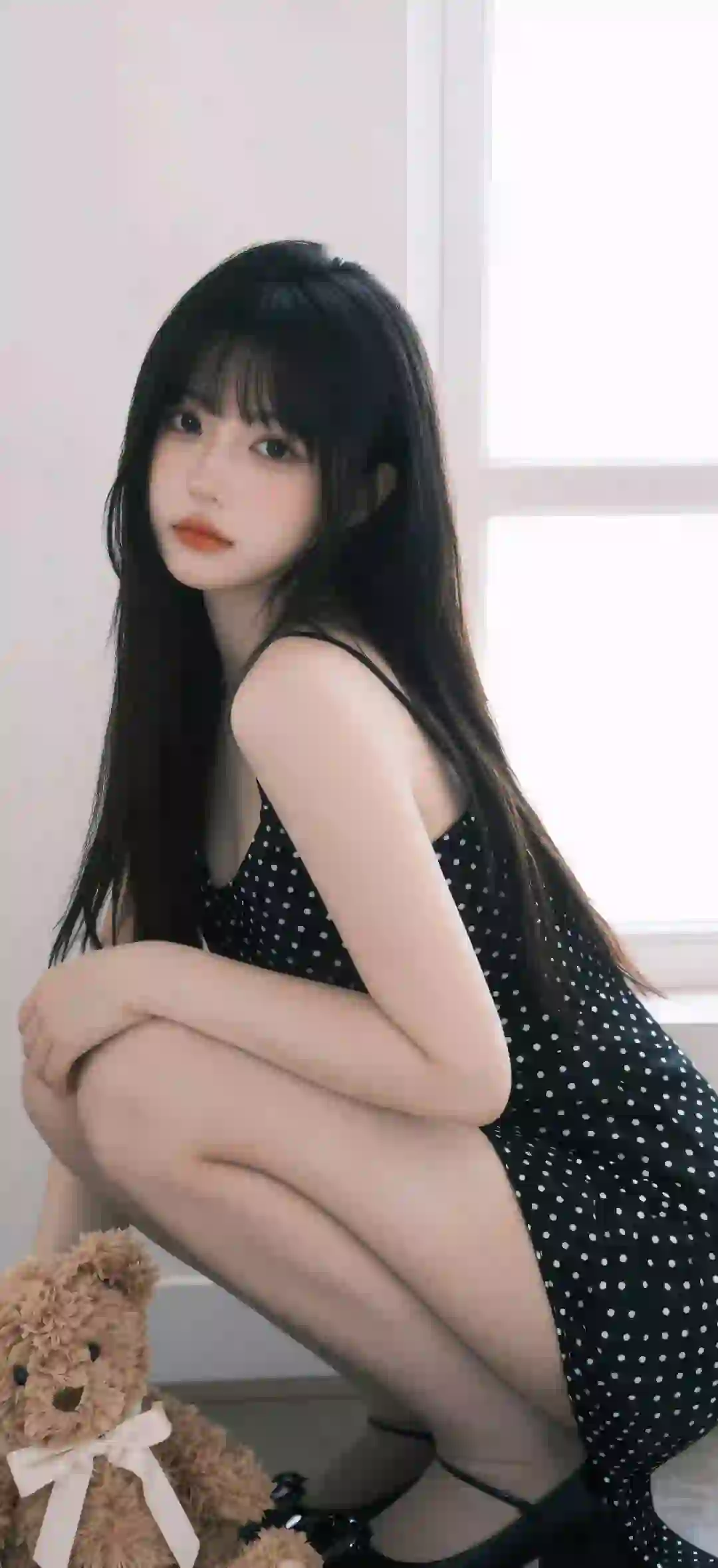 碎花裙 长发吊带美女 可爱小熊