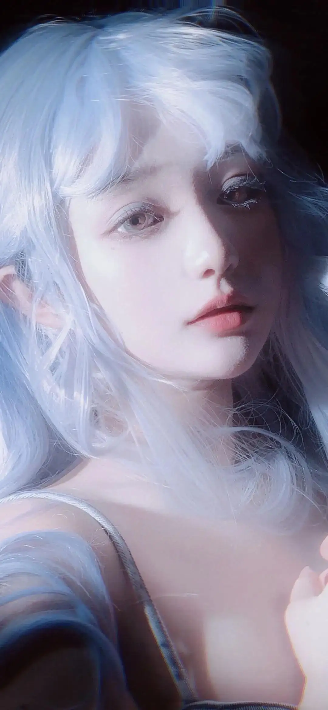 银发 厚涂 长发美女