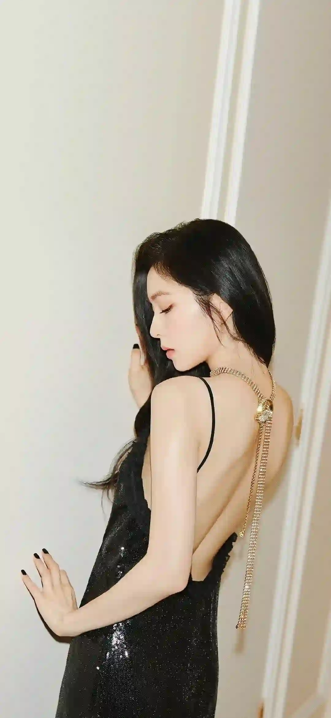 美女 露背穿搭 长发性感美女 居家写真