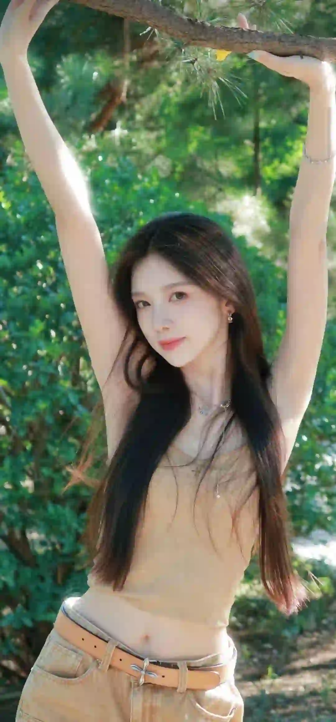 长发清纯美女 大自然 户外 牛仔穿搭
