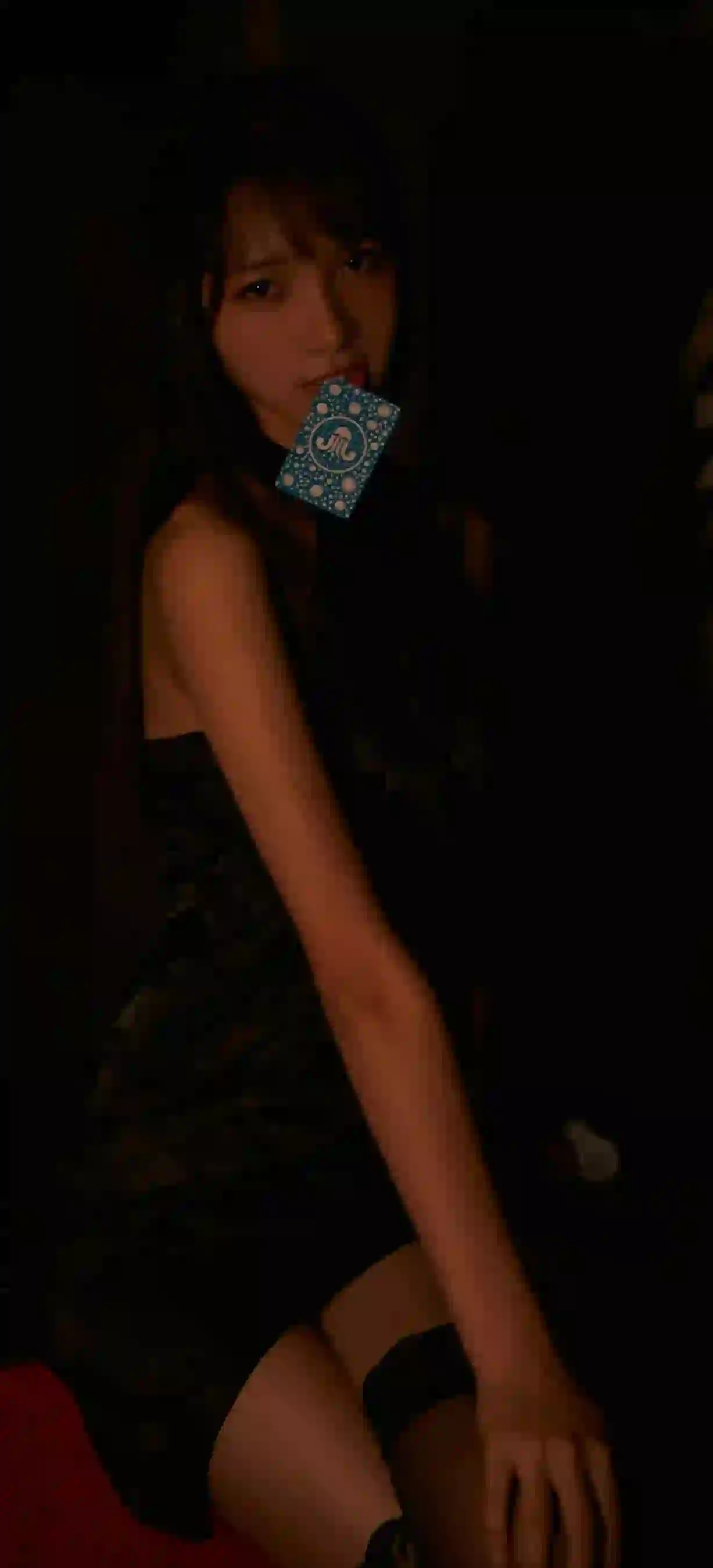 发牌 扑克牌 长发性感美女