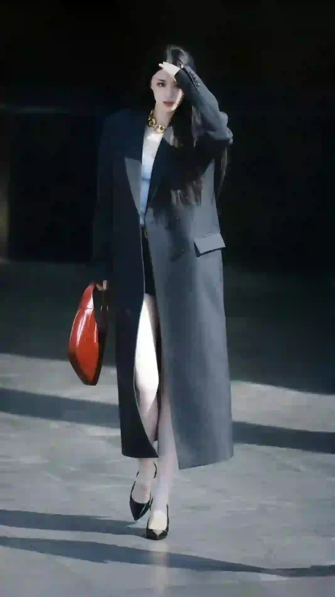 王楚然 大衣 长腿美女 时尚穿搭