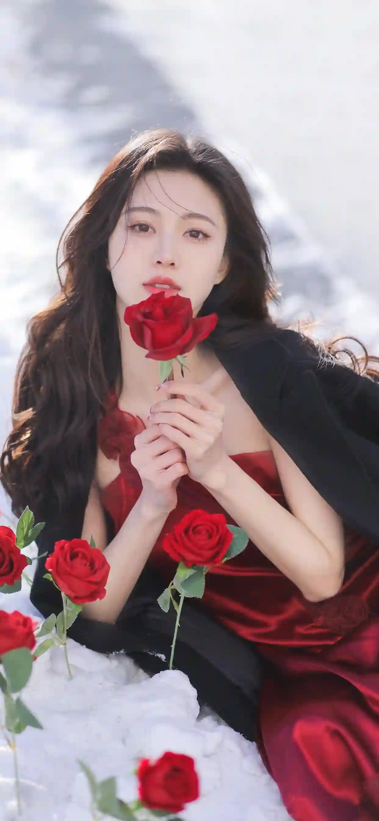 美女 长发美女 红色长裙美女 玫瑰花 长发美女 红色长裙
