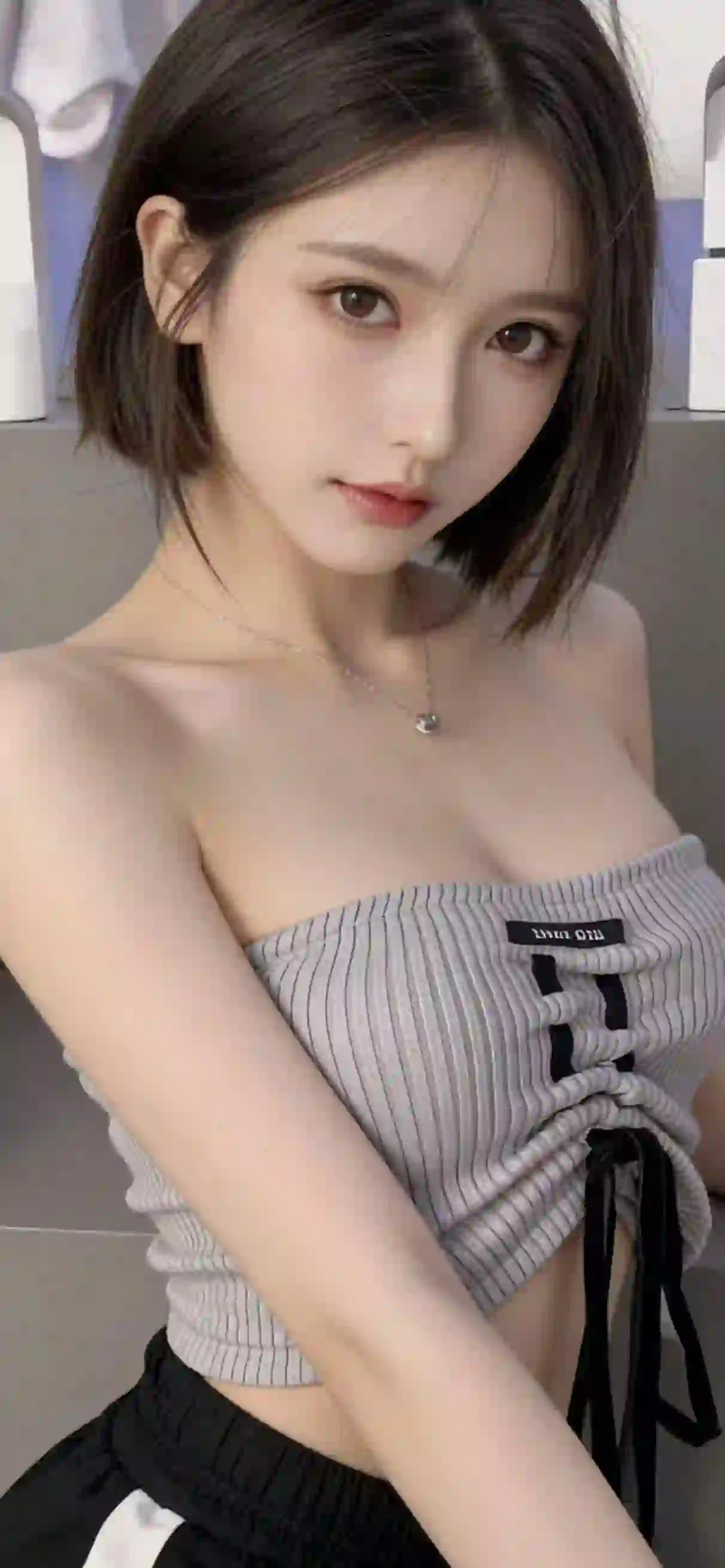 短发 干练 抹胸穿搭 美女