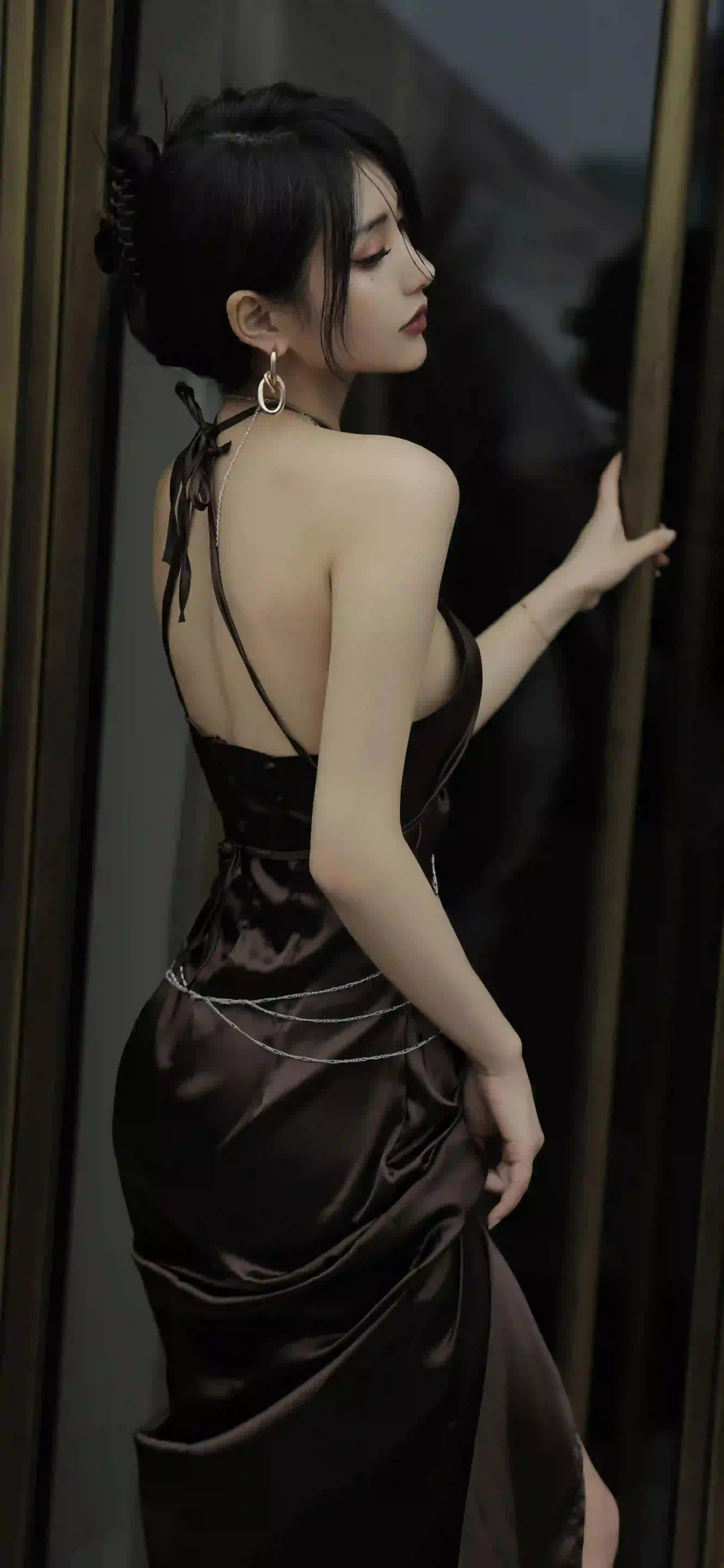 丸子头 长发性感美女 黑色长裙 黑色吊带长裙