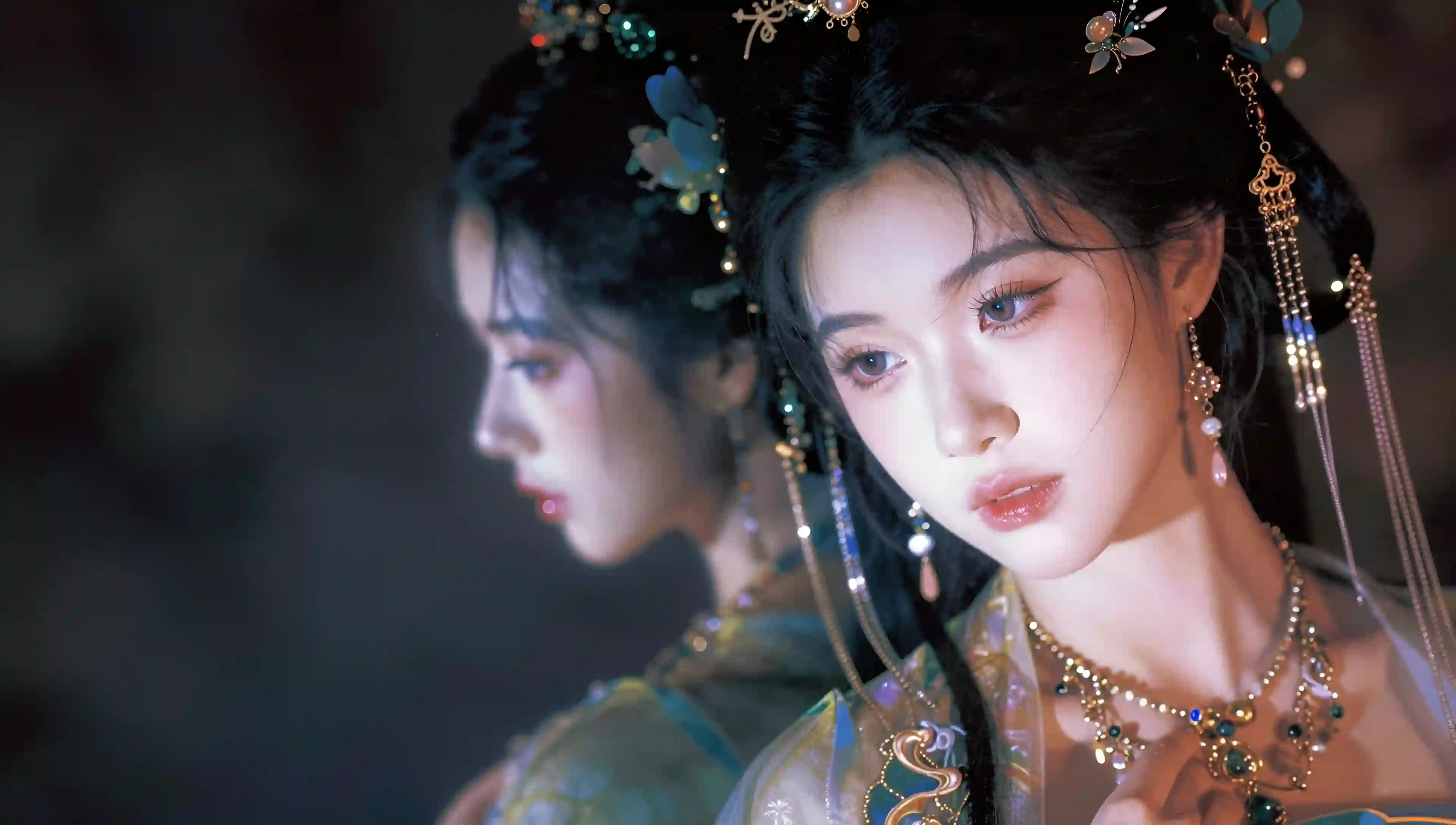 古风 美女 镜子 古装 倒影 典雅