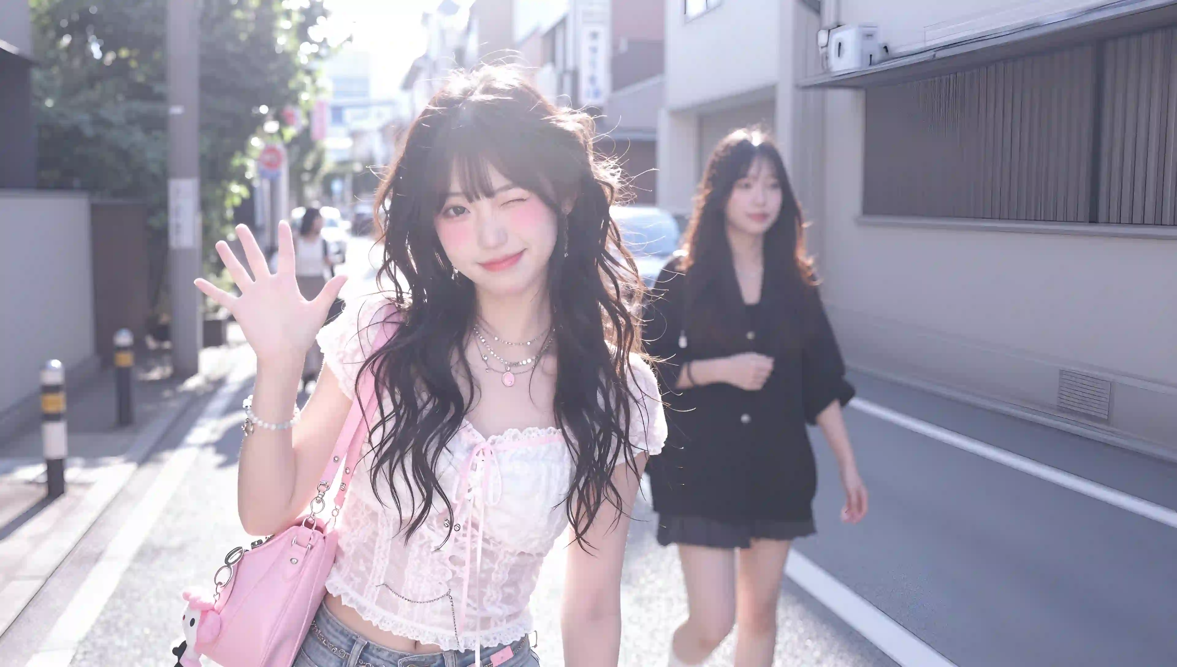 长发美女 街拍 甜美 微笑 可爱 户外