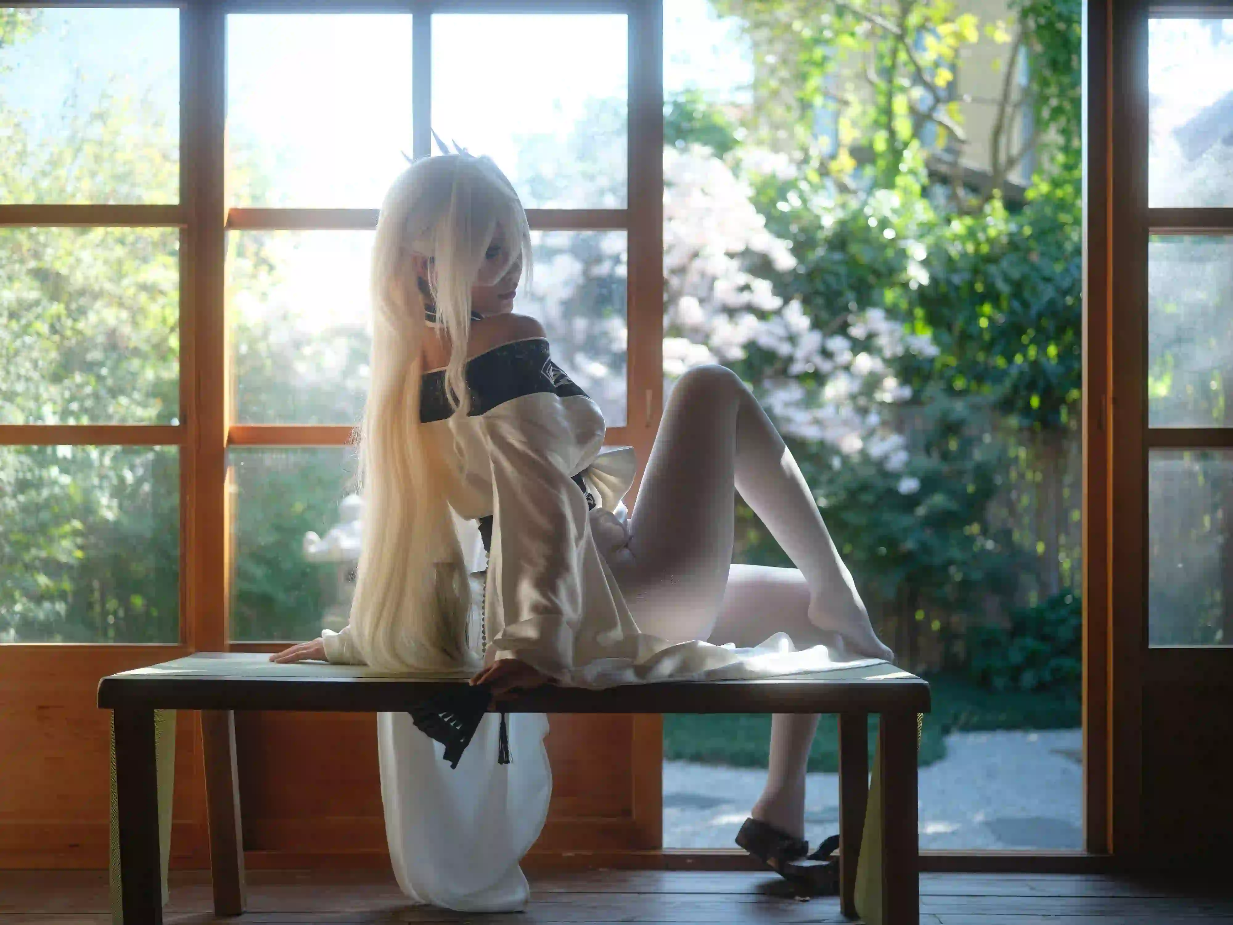 白色长发 白色丝袜 居家写真 性感美女 丝袜 白丝