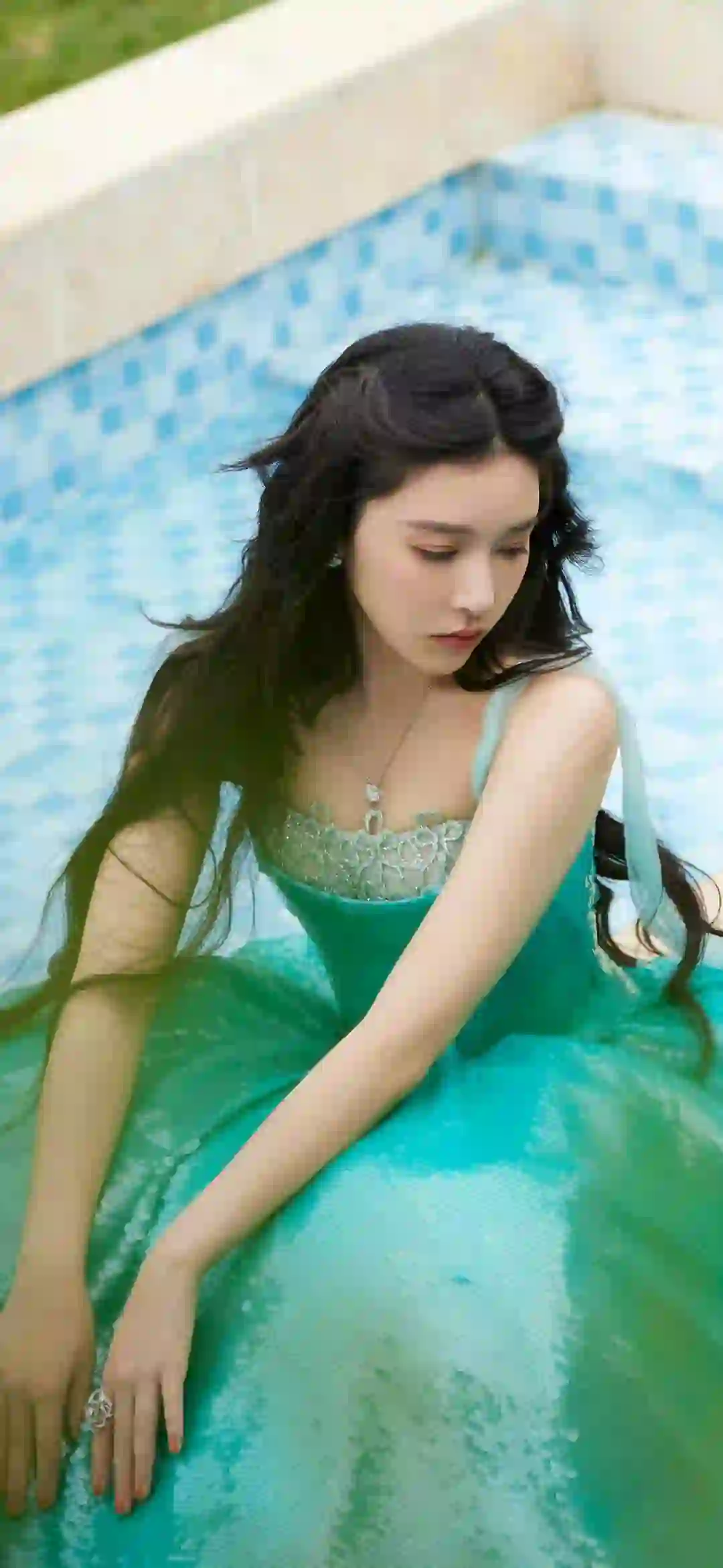 明星美女 阚清子 绿色长裙