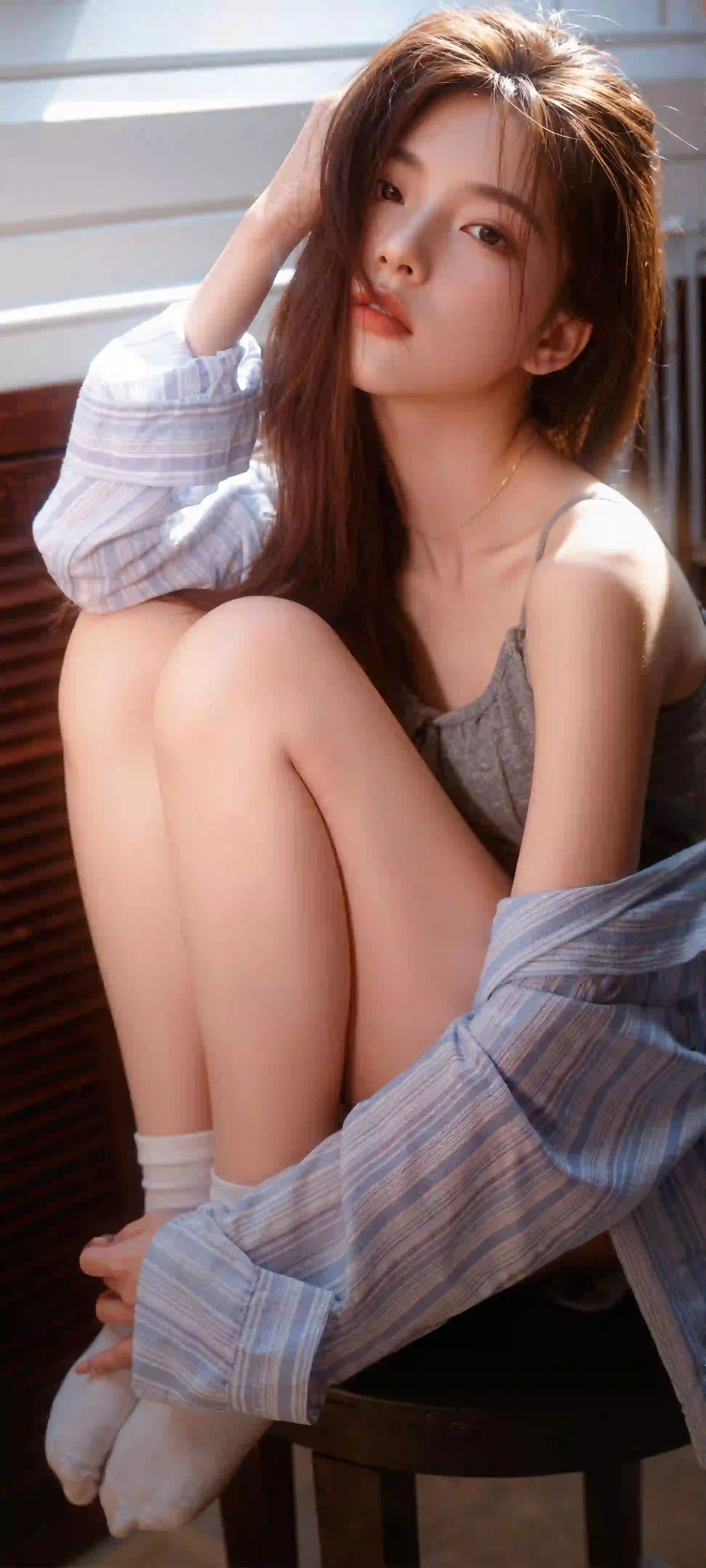 长发美女 居家写真 性感美女 长腿美女 吊带