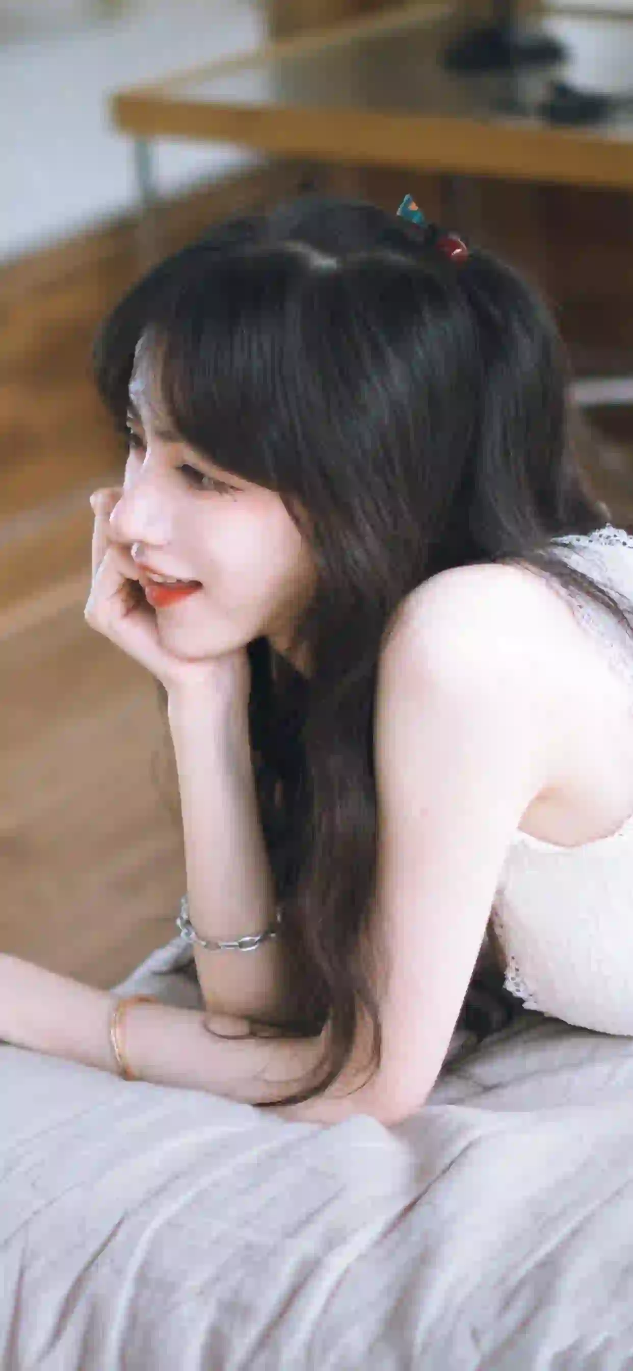 长发甜美女孩 居家写真