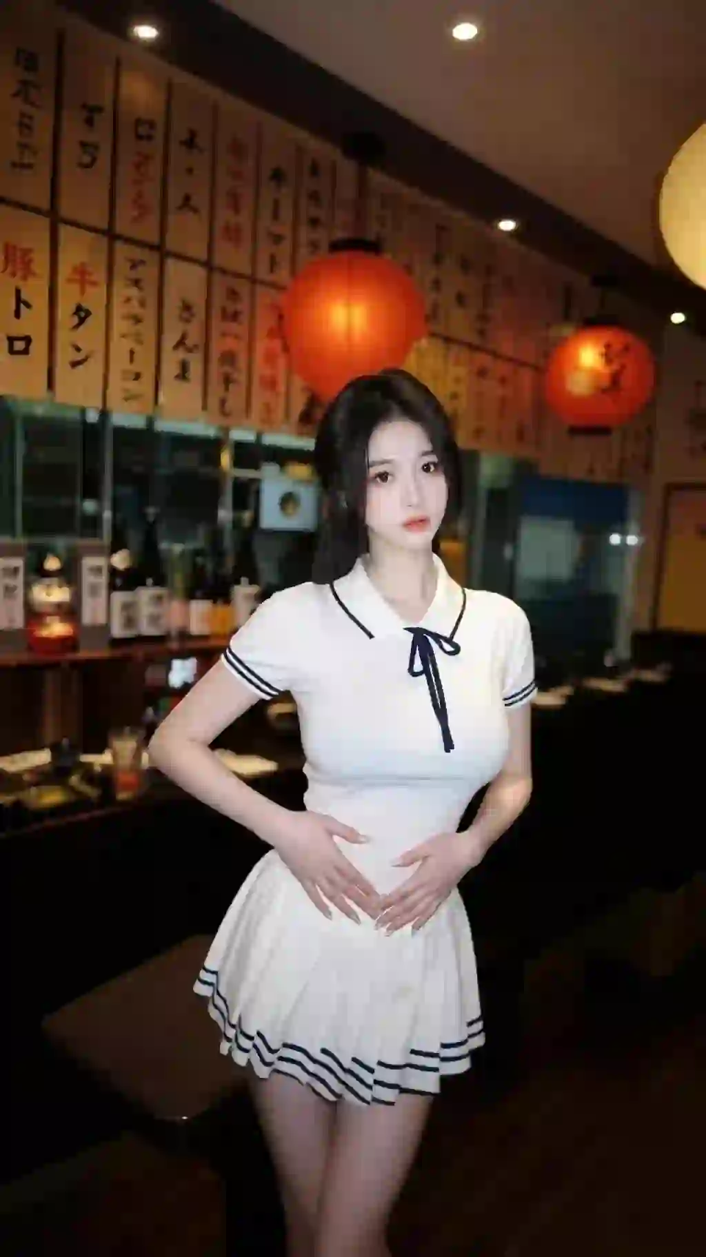 美女 清纯美女 白色短裙 长腿美女 户外