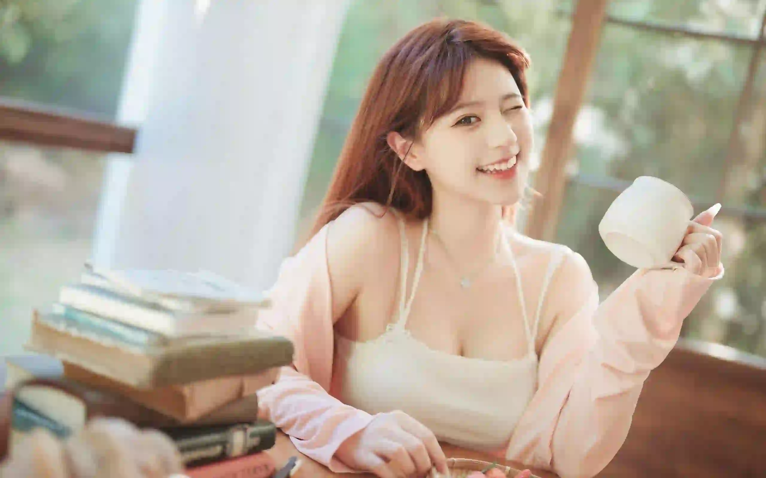 甜美女孩 长发甜美女孩 吊带 居家写真 