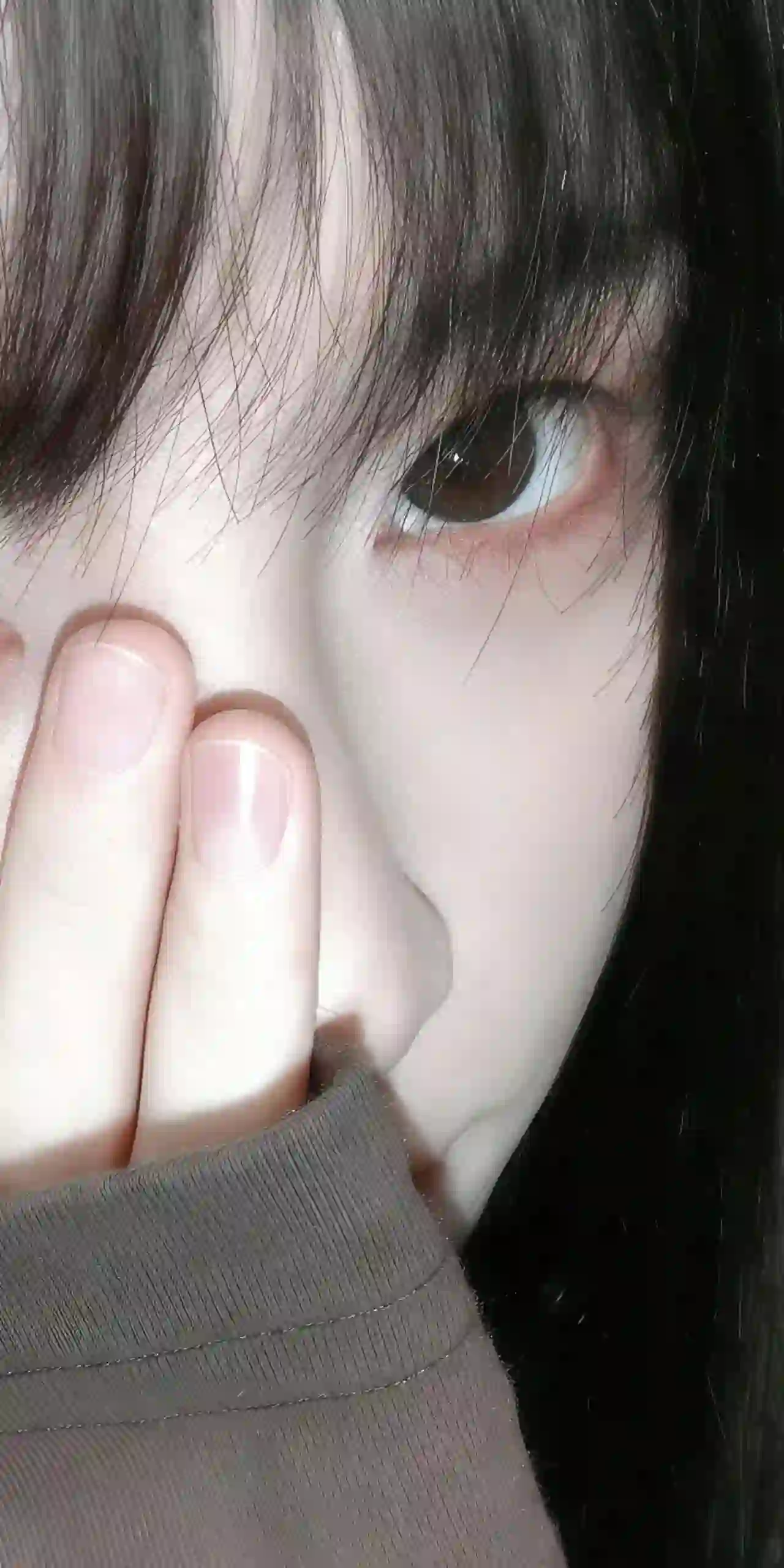 美女 长发美女 捂眼