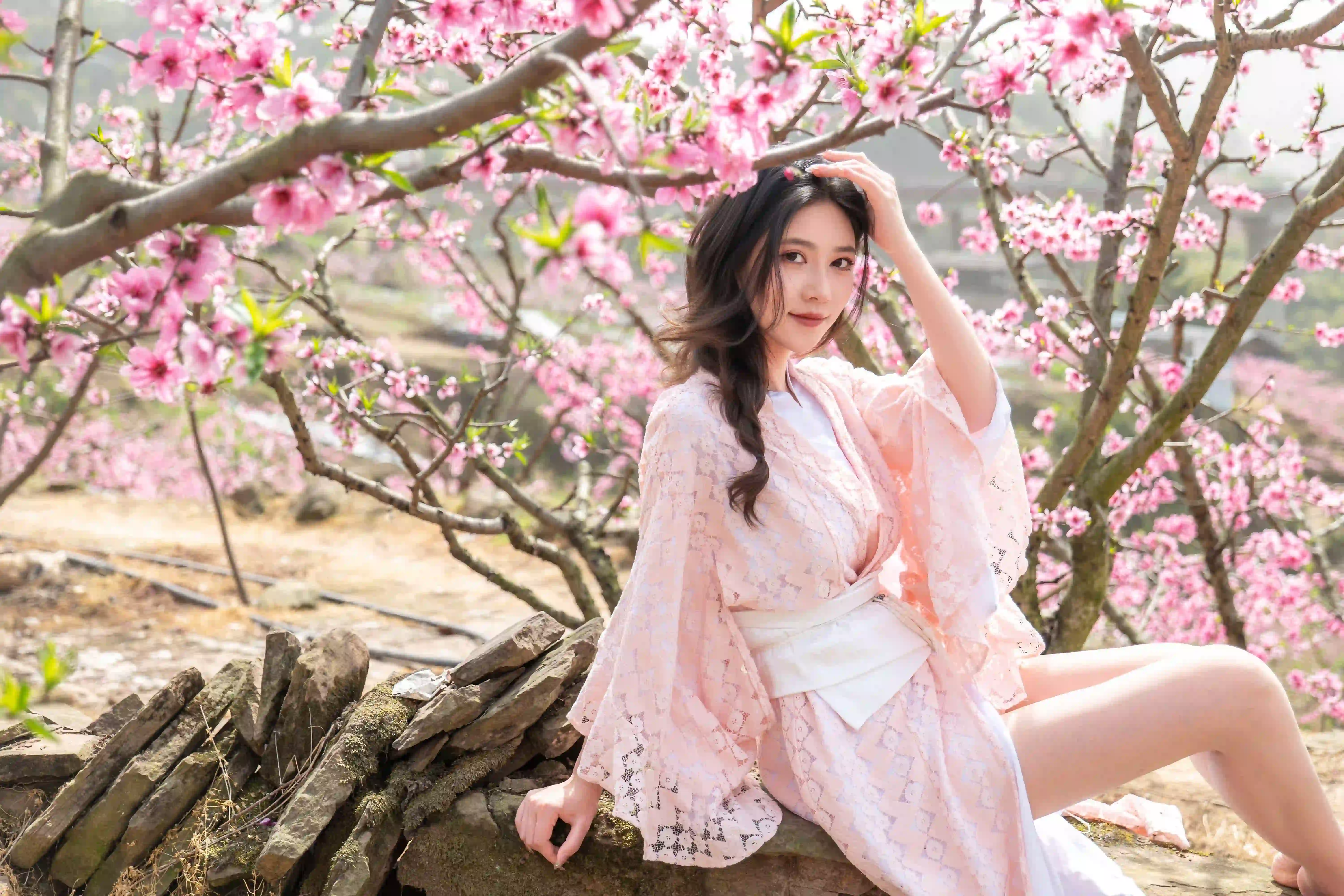 长发性感美女 粉红色和服美女 桃花 美腿